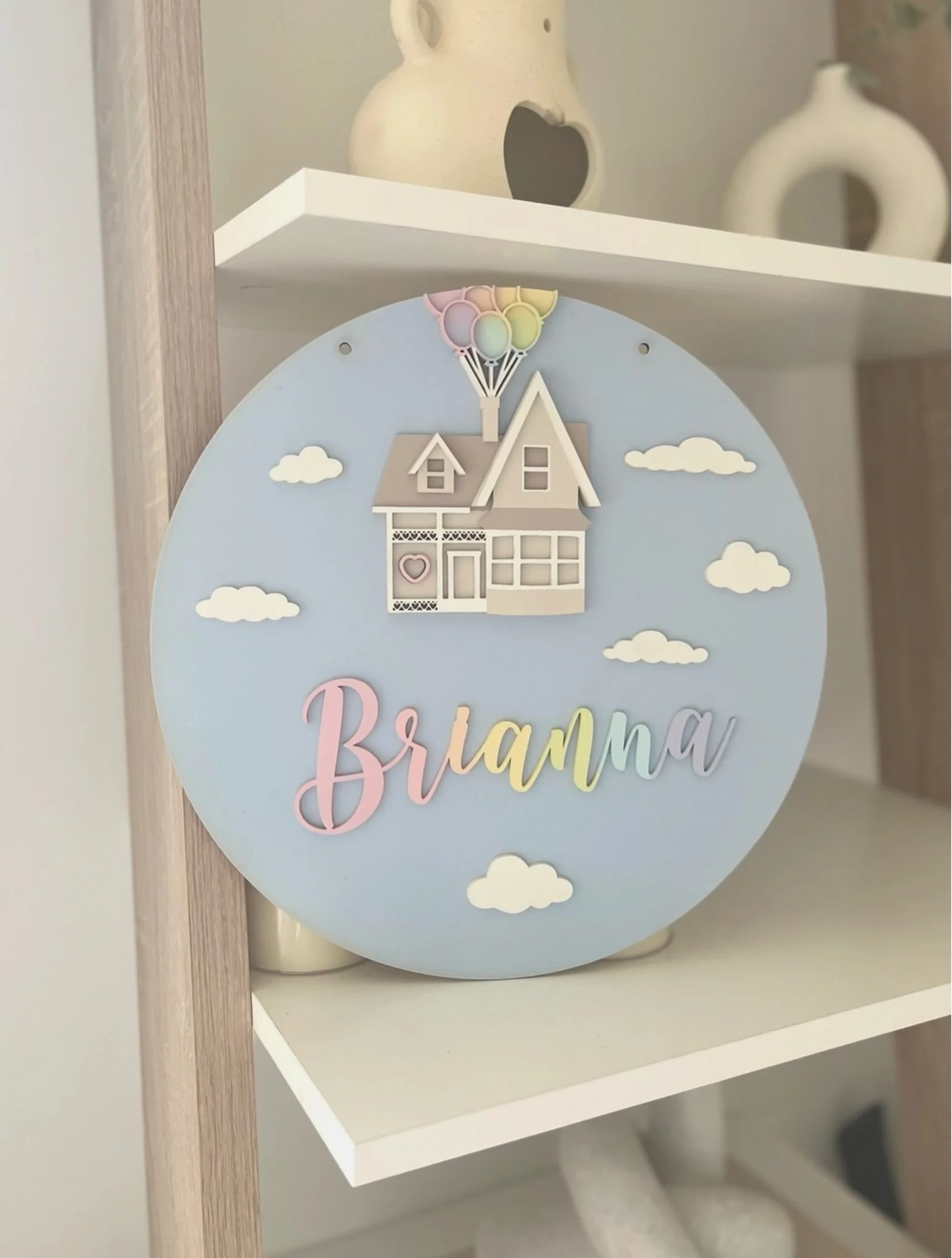 ☁️
Our English summer is definitely over, kicking September off with a full day of rain 😭 
So here is a nice little clear sky pastel creation to brighten it up 🌈☁️

🔎 Balloon House Plaque 
🎨 Periwinkle, Pastel Rainbow 
📏 30cm

#upnursery #nurser