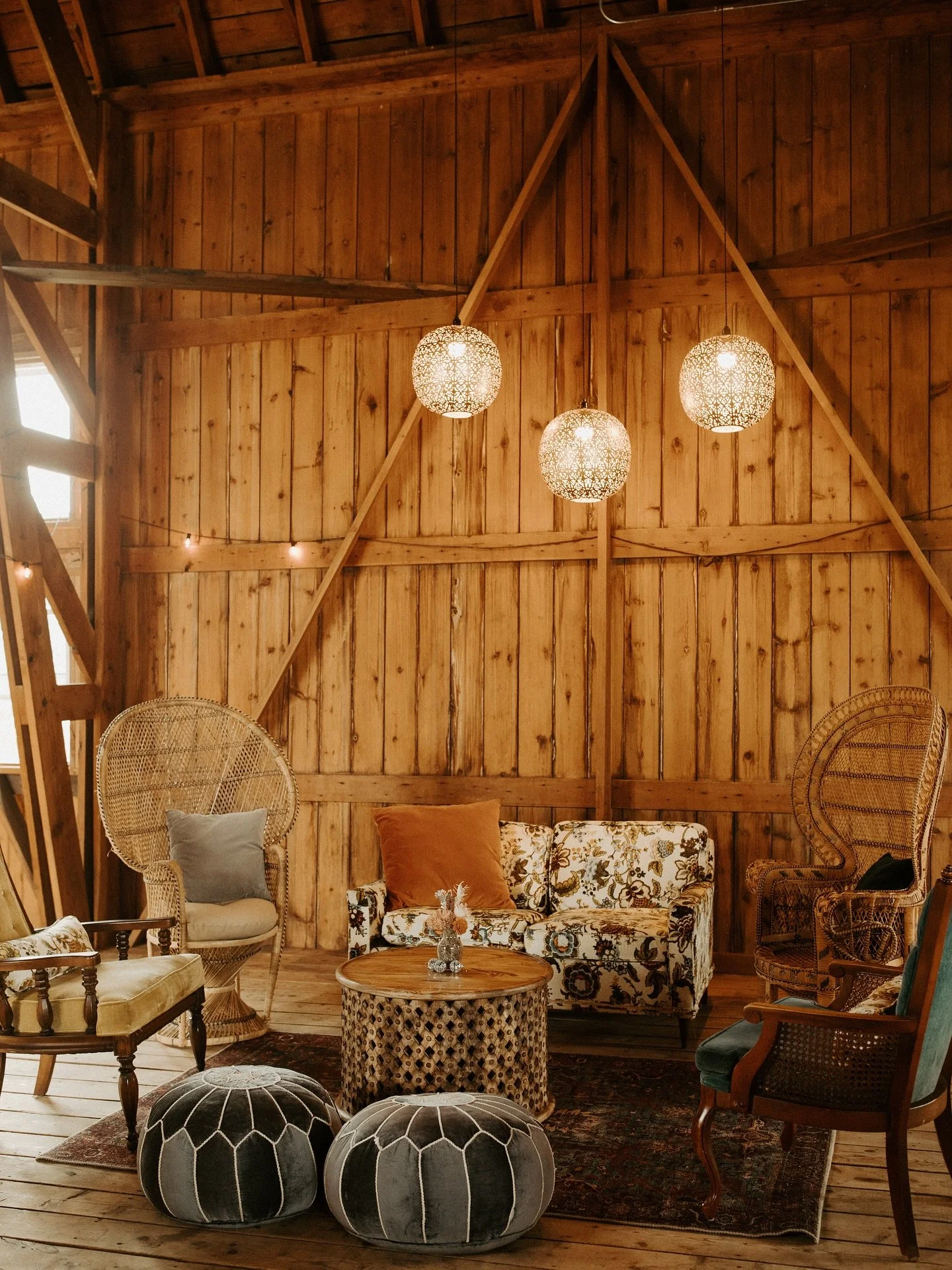 This nook? A whole mood.
.
@erikadiazphoto @alanismorjess @vintagefieldsevents 
.
#boutiquerentals #specialtyrentals #wisconsin #madisonwi #madisonwedding #receptionlounge #unconventionalbride #bohobrides #bohowedding #wisconsinbride #bohostyle #boho