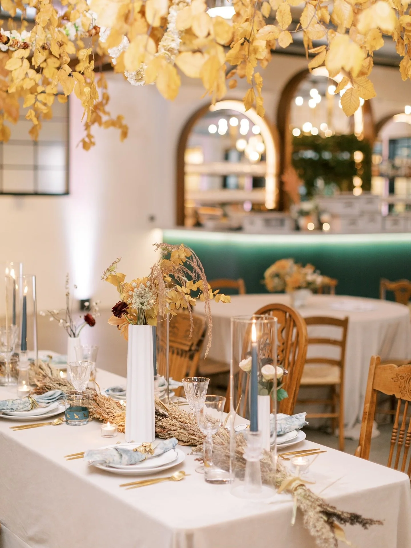 We&rsquo;re here for tablescapes that balance cozy textures, functionality, and organic details &mdash;crafted to inspire meaningful connection at end-of-year celebrations, executive retreats, and intimate fall gatherings. 🍂
Because the best events 