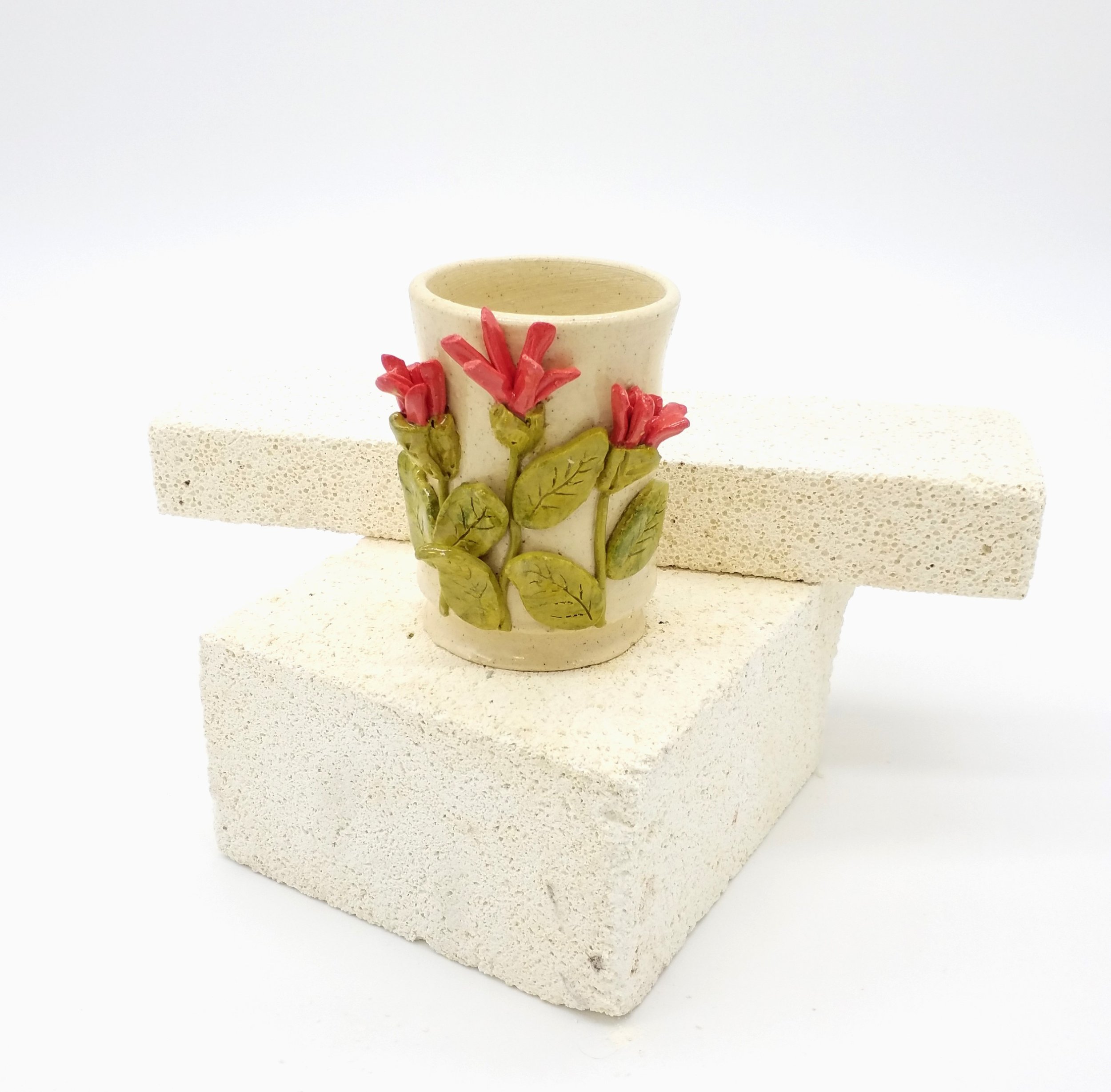 Tres Flowers, 2021,
Ceramics,
3" x 2" x 2.5"