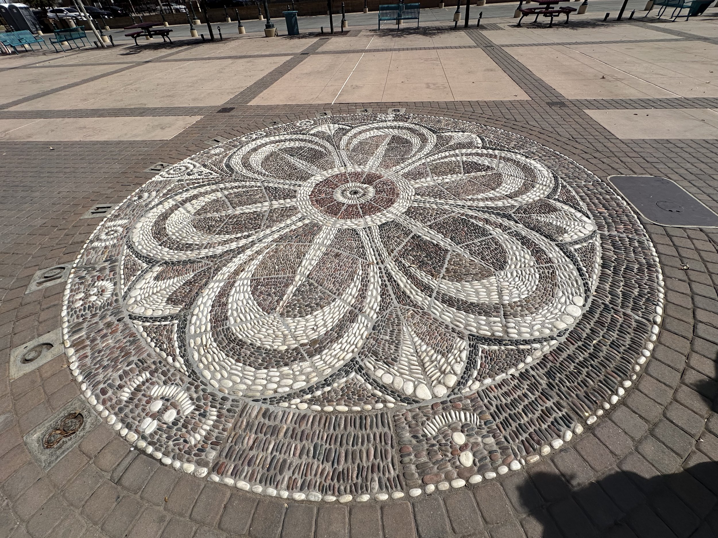 MainSt.PebbleSunDial.jpeg