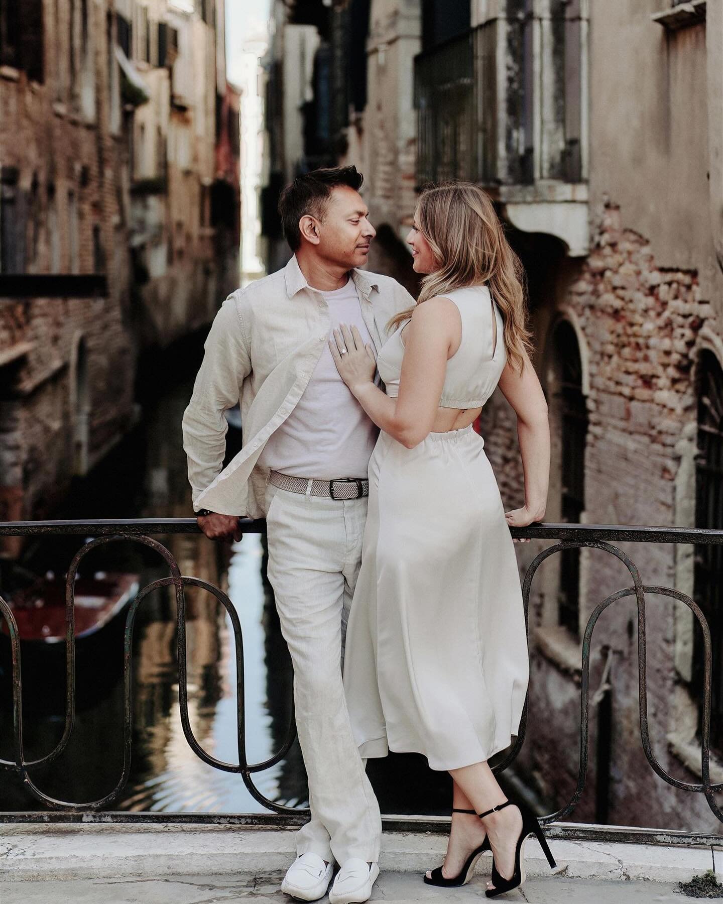 Gushing over this photoshoot in Venice 💙🇮🇹

Thank you to @pixaroundyou for giving my clients the highest end experience 📸