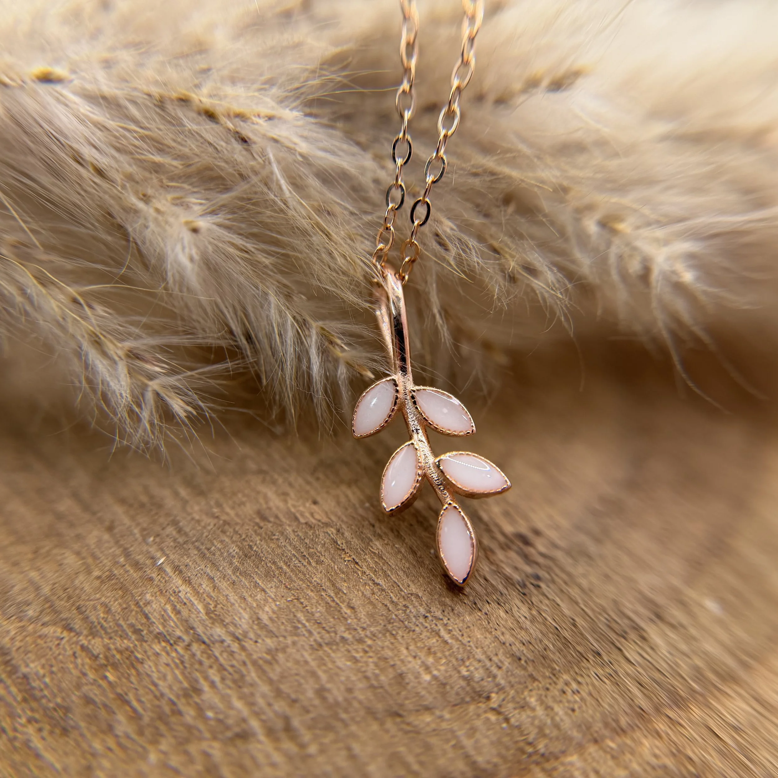 Iconic Leaf Necklace N21