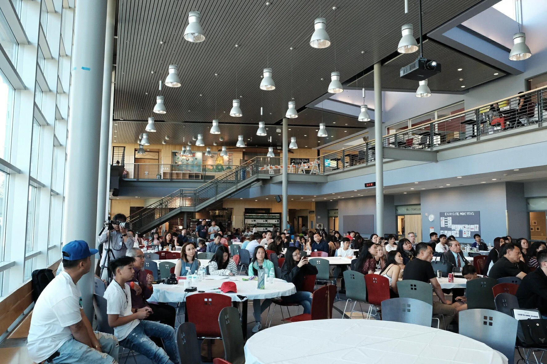 Friday's Attendees Photo by Dennis Wtpho of Khom Photography