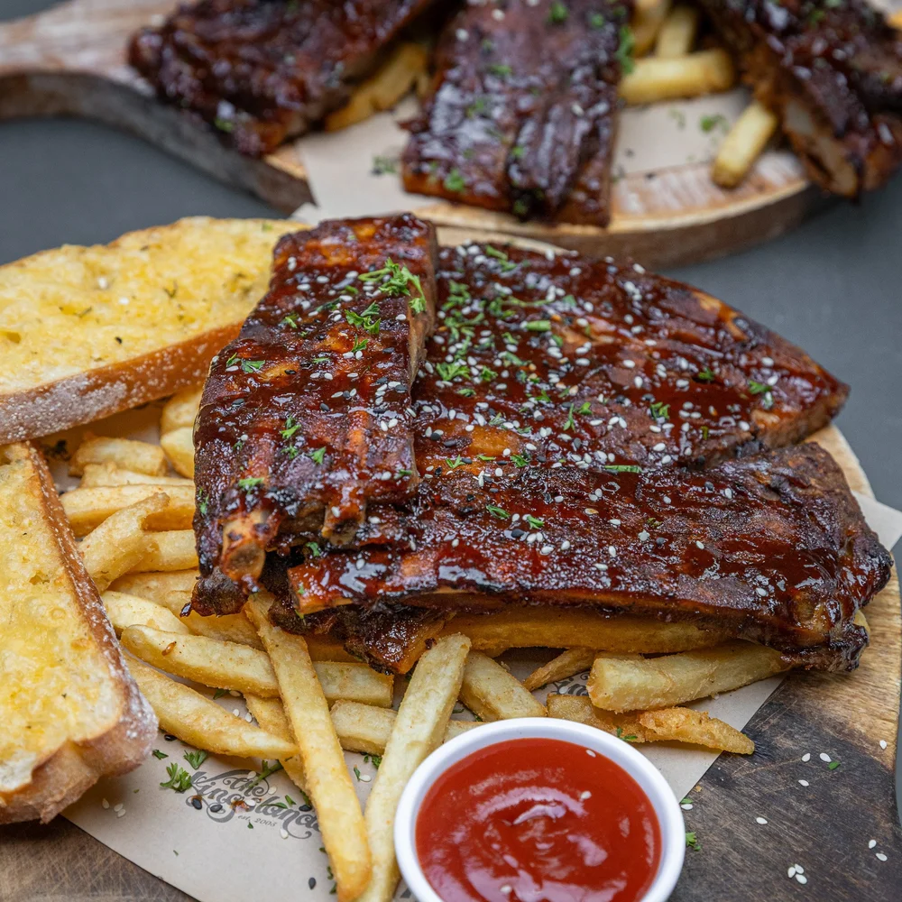 All-you-can-eat ribs at The Kingslander, Kingsland