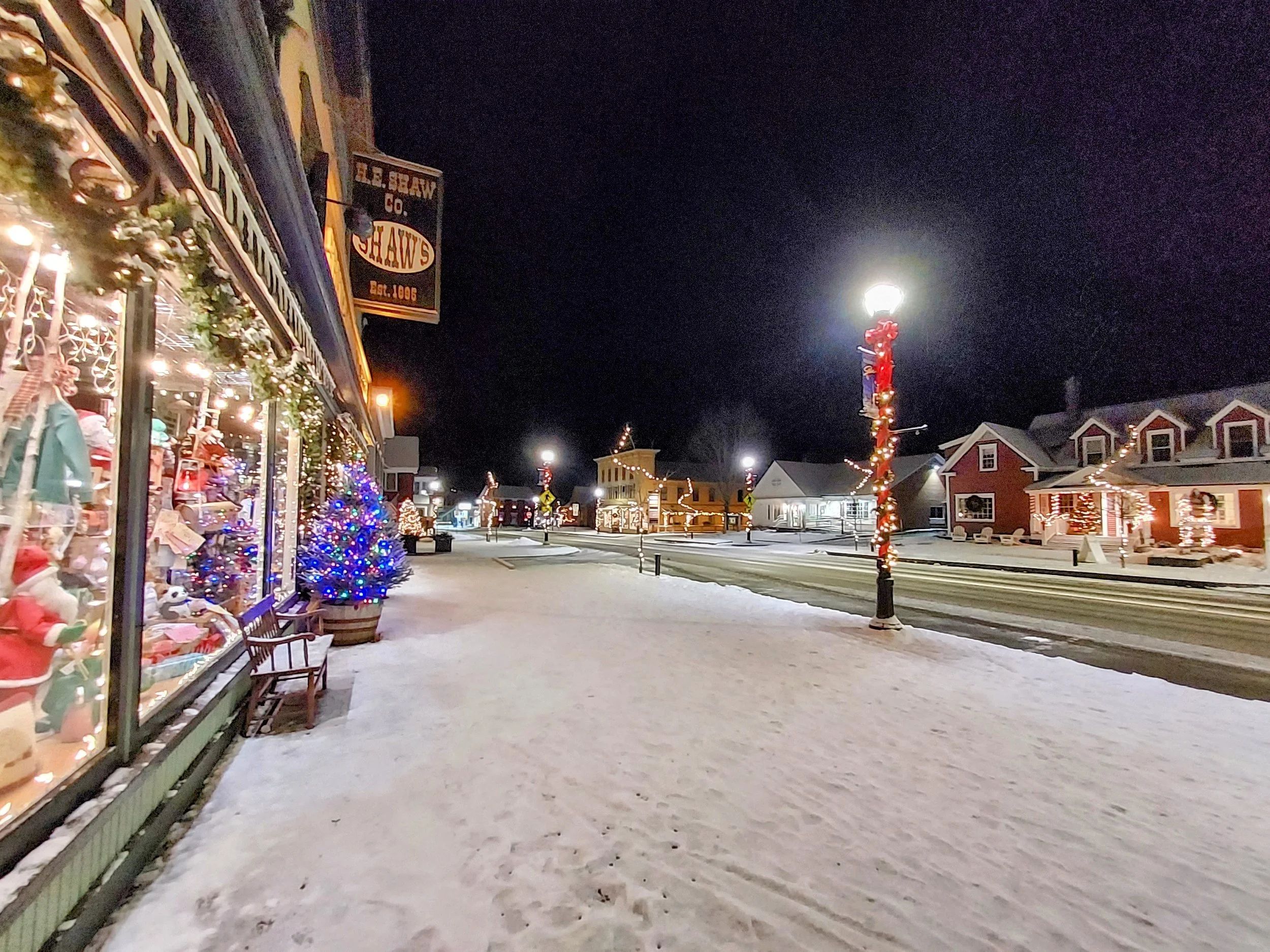 Christmas In Stowe Vermont Photographer Kim Pope Brings You A christmas-in-stowe-vermont-photographer-kim-pope-brings-you-a