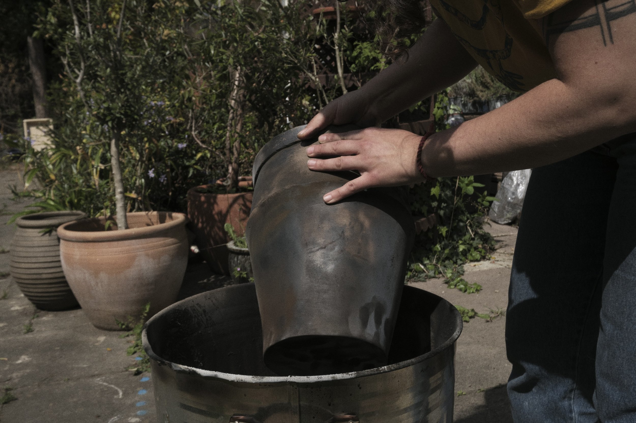 Courses and Workshop: Hand Building and Smoke Firing (Afternoon 1)