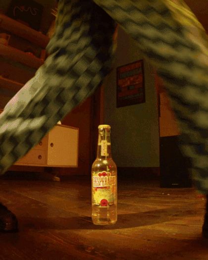 DSP23_4x5_gif_BOTTLE+legs+bottle.gif