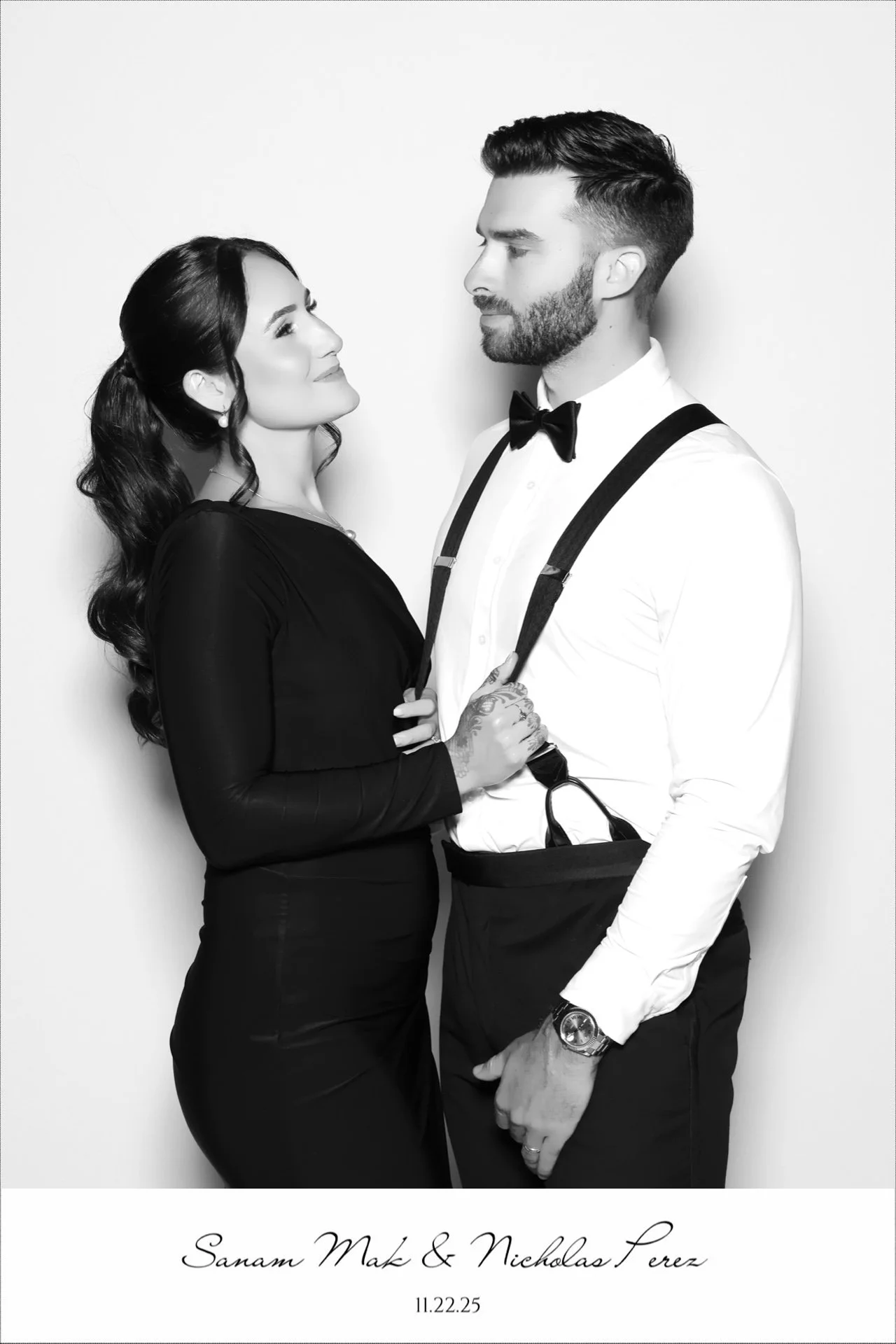 portrait lounge - studio - spotlight photo booth, red carpet houston photo booth co. wedding trends, national luxury-wedding-photo-booth-the-corinthian-houston-tx-thee astorian- chateau nouvelle - la terasse - boxwood - photographers - planners weddi