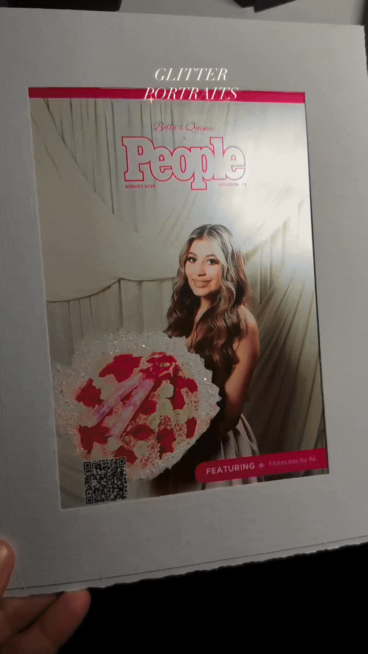 glitter experience - portrait lounge - keychains - glitter photo - magnets - studio - spotlight photo booth, red carpet houston photo booth co. wedding trends, national luxury-wedding-photo-booth-the-corinthian-houston-tx-thee astorian- chateau nouve