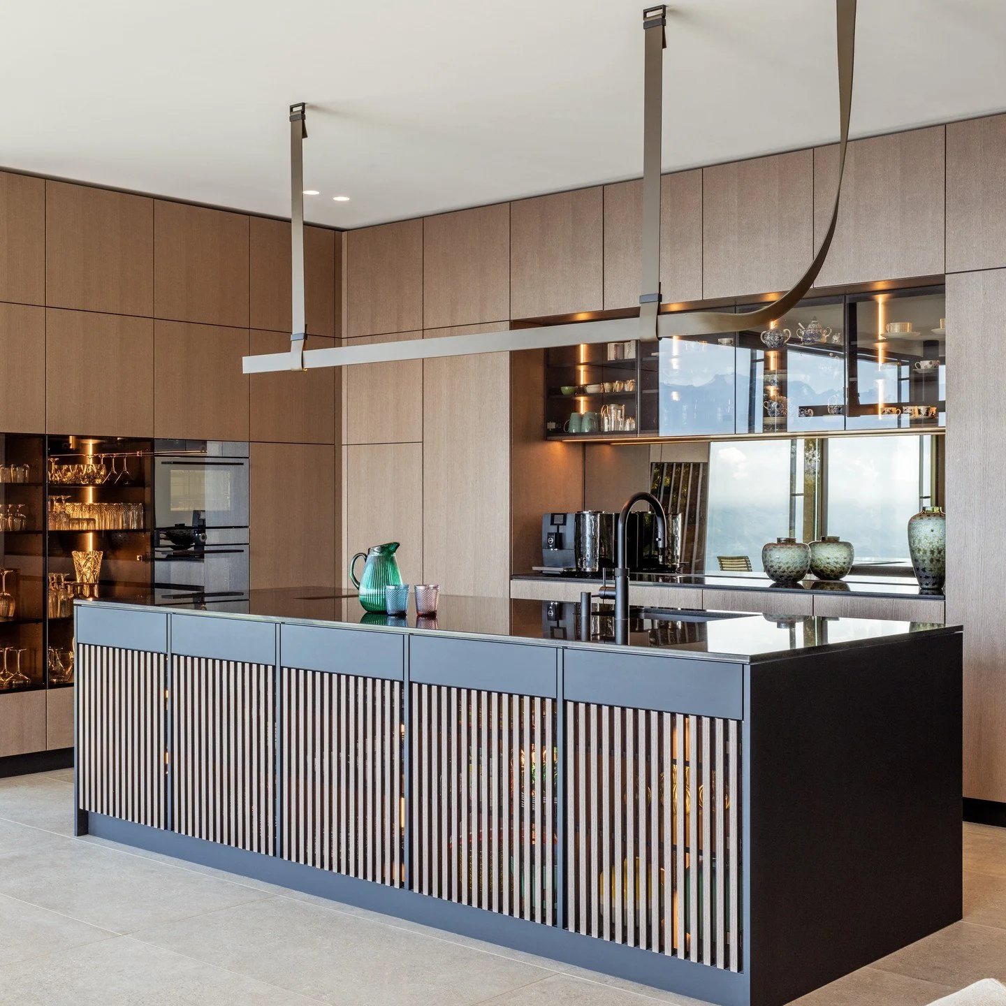 ✨ Une cuisine o&ugrave; design et fonctionnalit&eacute; se rencontrent ✨

D&eacute;couvrez cette magnifique cuisine, pens&eacute;e pour allier esth&eacute;tique moderne et praticit&eacute; au quotidien. 💎
Chaque d&eacute;tail a &eacute;t&eacute; soi