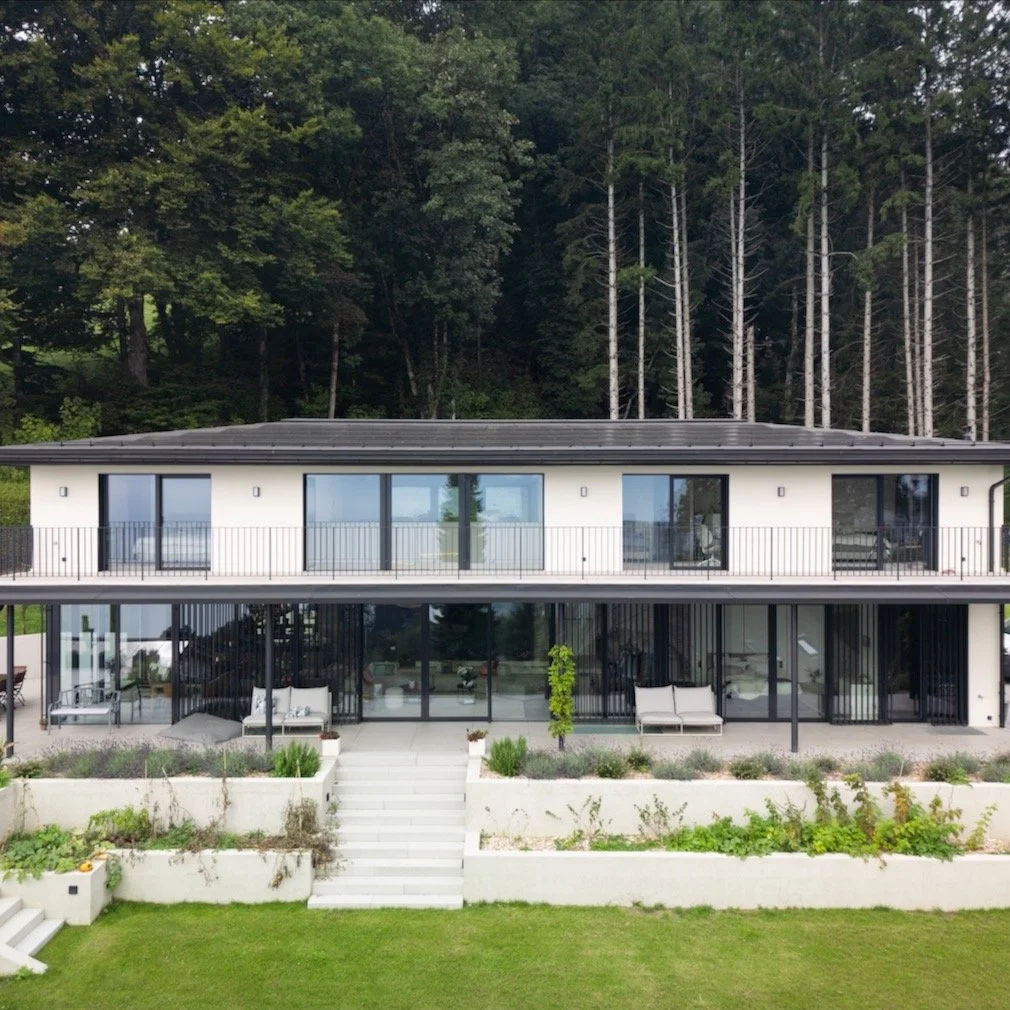 Accompagner un projet de construction ou de r&eacute;novation, c&rsquo;est avant tout savoir s&rsquo;entourer, analyser et d&eacute;cider avec justesse.
Chez Ymandra Interiors, nous mettons au service de nos clients une approche globale issue de plus