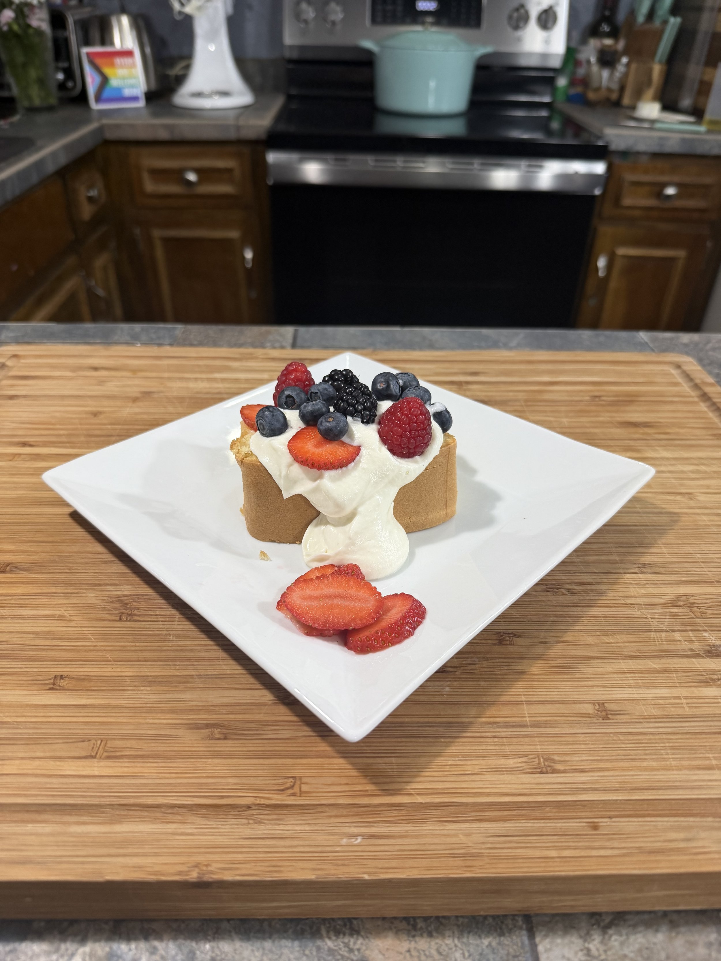 9 Minute Berry Pound Cake Dessert