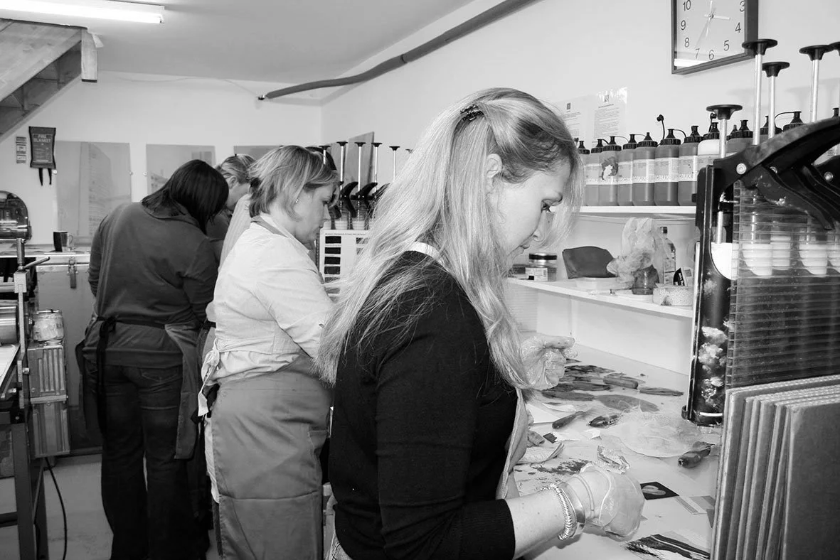 Female Group session at one of jill hodge's printmaking workshops in edinburgh