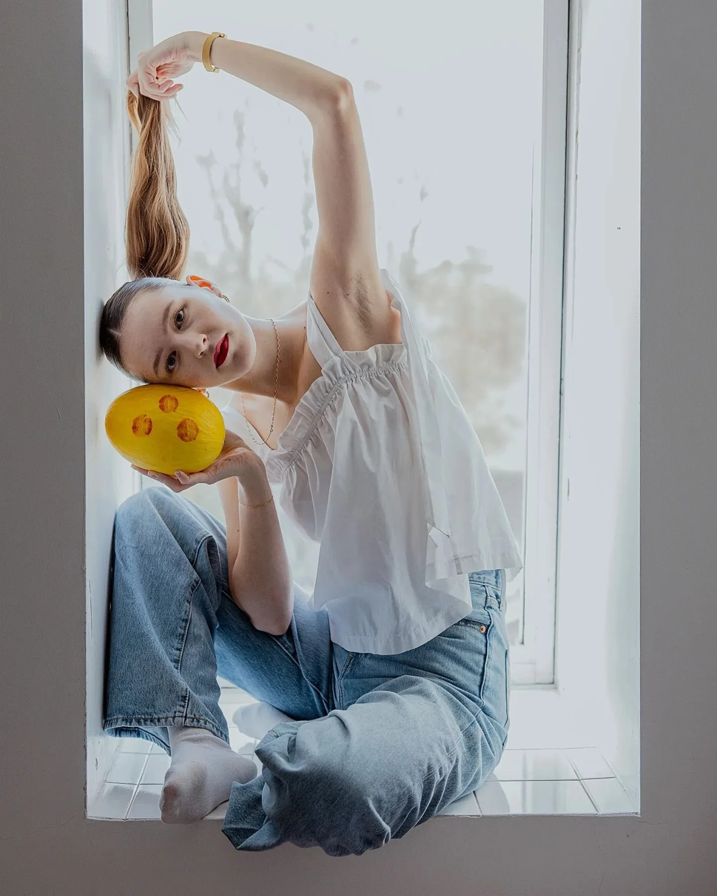 Finding random things and using them to create some self portraits has been really helping me out of my comfort zone.. next up, a lone melon 😂🍉
Fruit is becoming a theme...what should I use next??👀🥭🍍🍅🍇🍒🍓