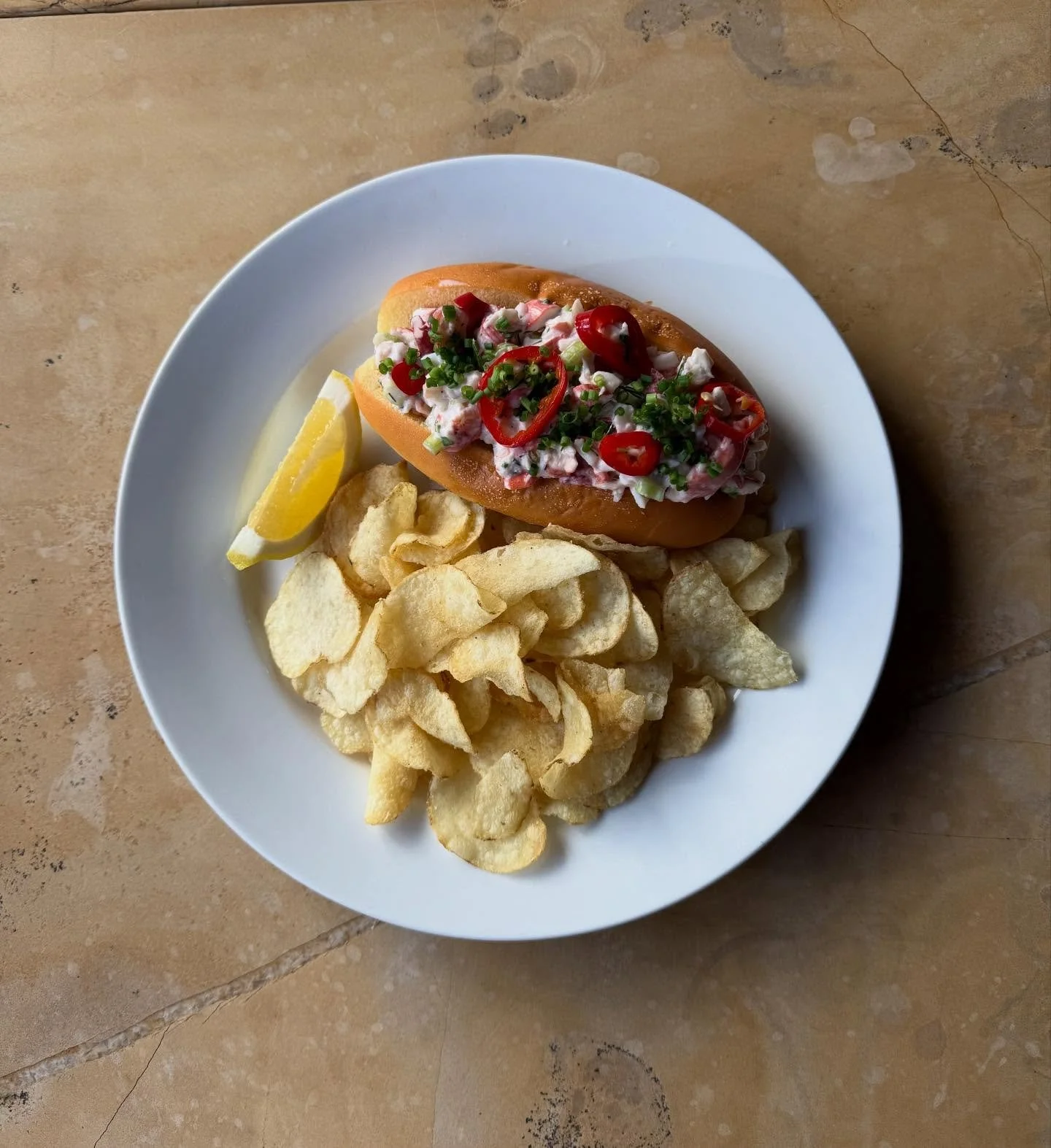 A special dish for a special night! Lobster roll &amp; salt + vinegar chips to ring in the New Year @margotbrooklyn 🥂