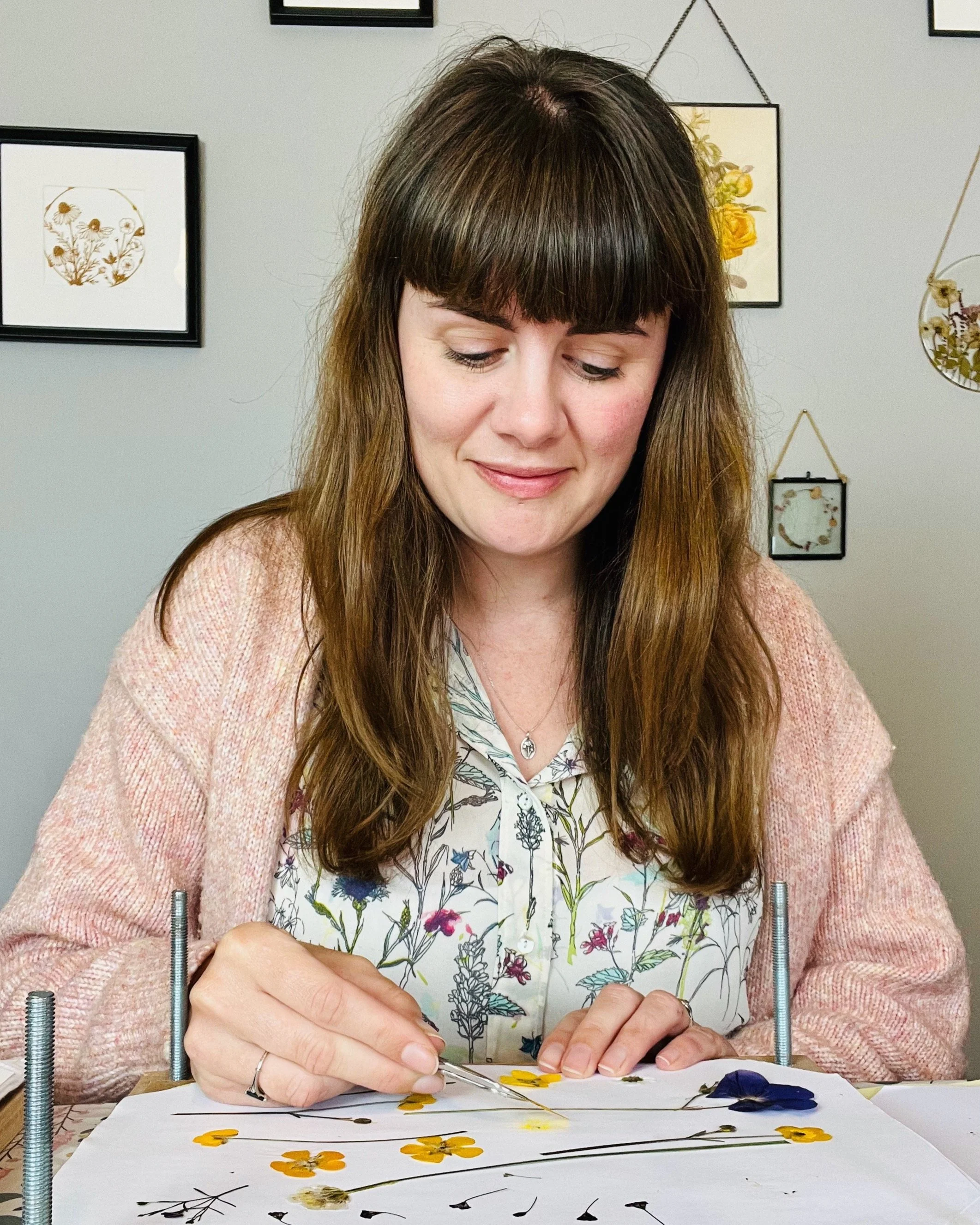 flower pressing tutor with flower press