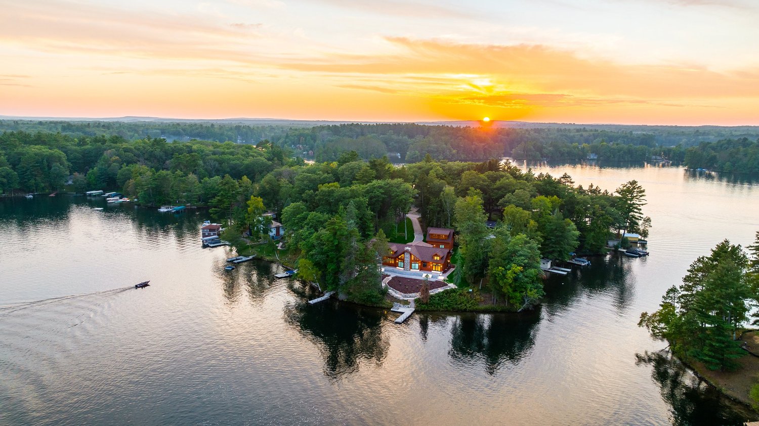 Lakefront home, Spread Eagle WI, Dickinson Homes