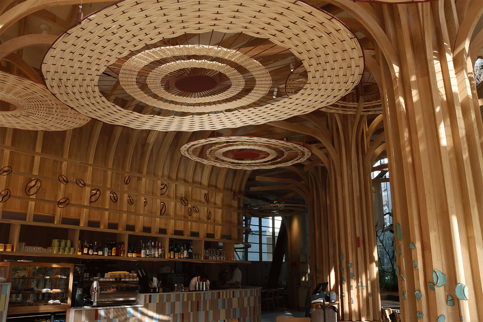 Legado. Weaving ceiling installation