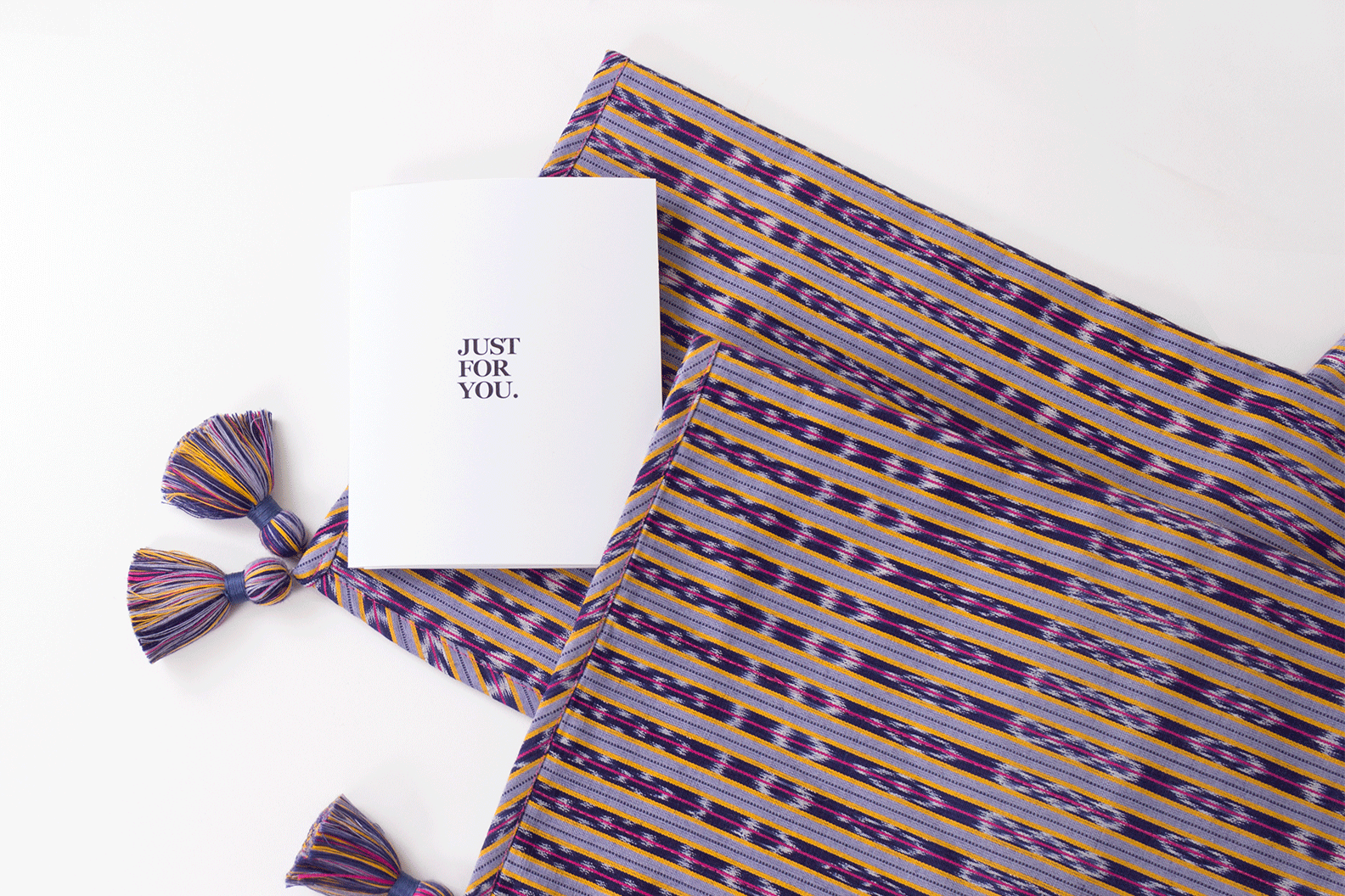 Carlota. Table runner