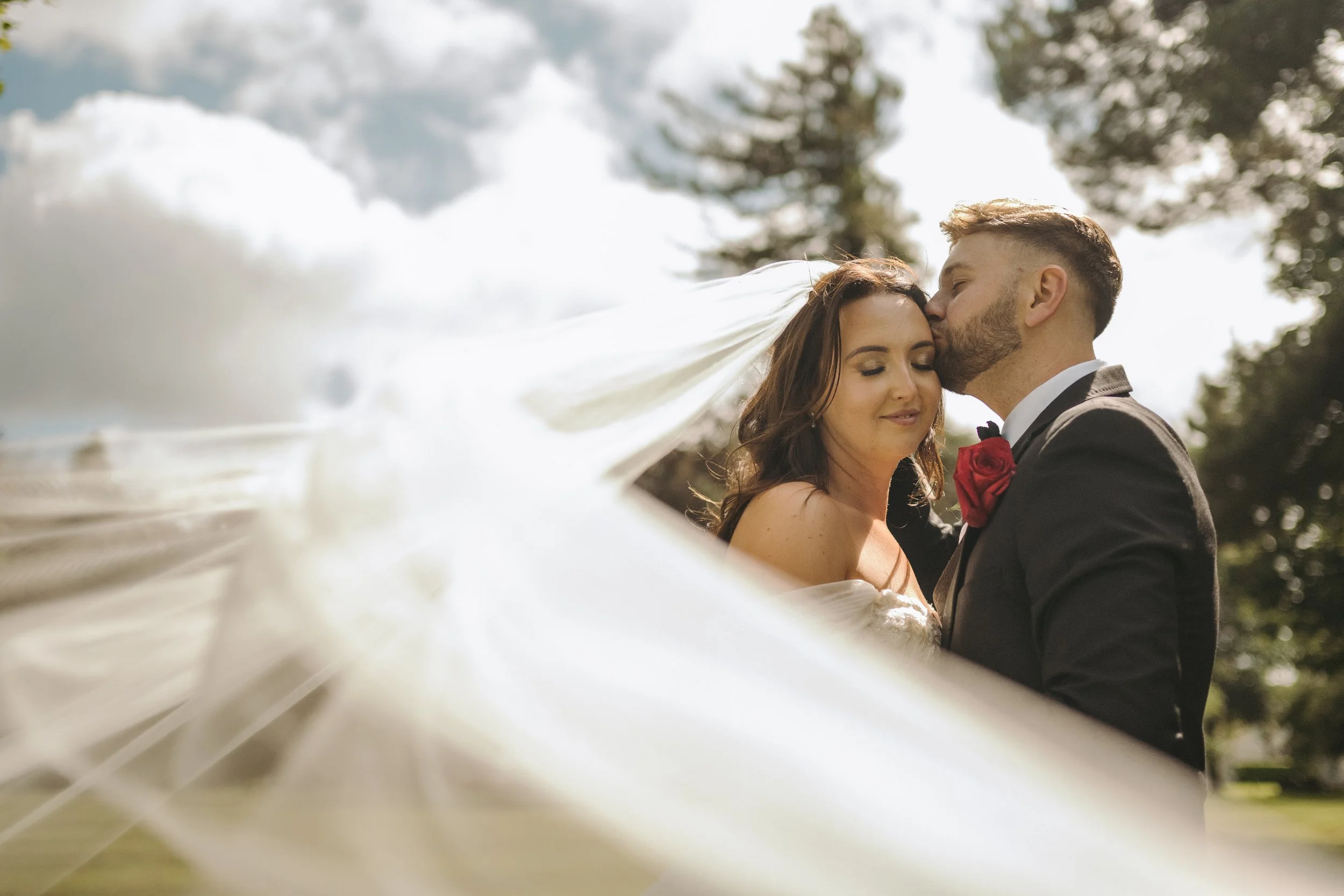 Online vs In-Person Photography Workshops: Choosing Your Path to Mastery in 2026