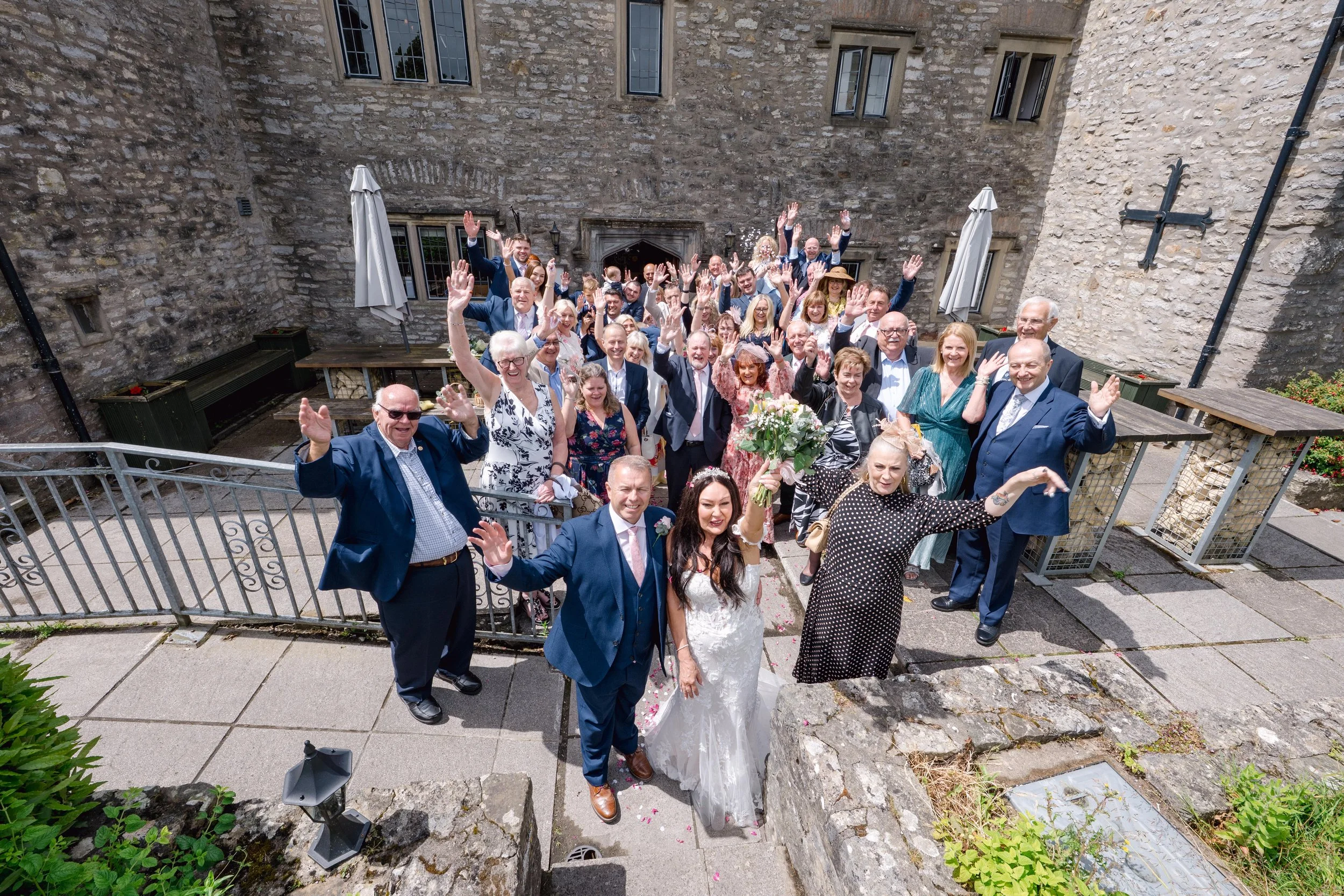 Posing Large Wedding Groups: The Professional’s Guide to Architectural Composition in 2026
