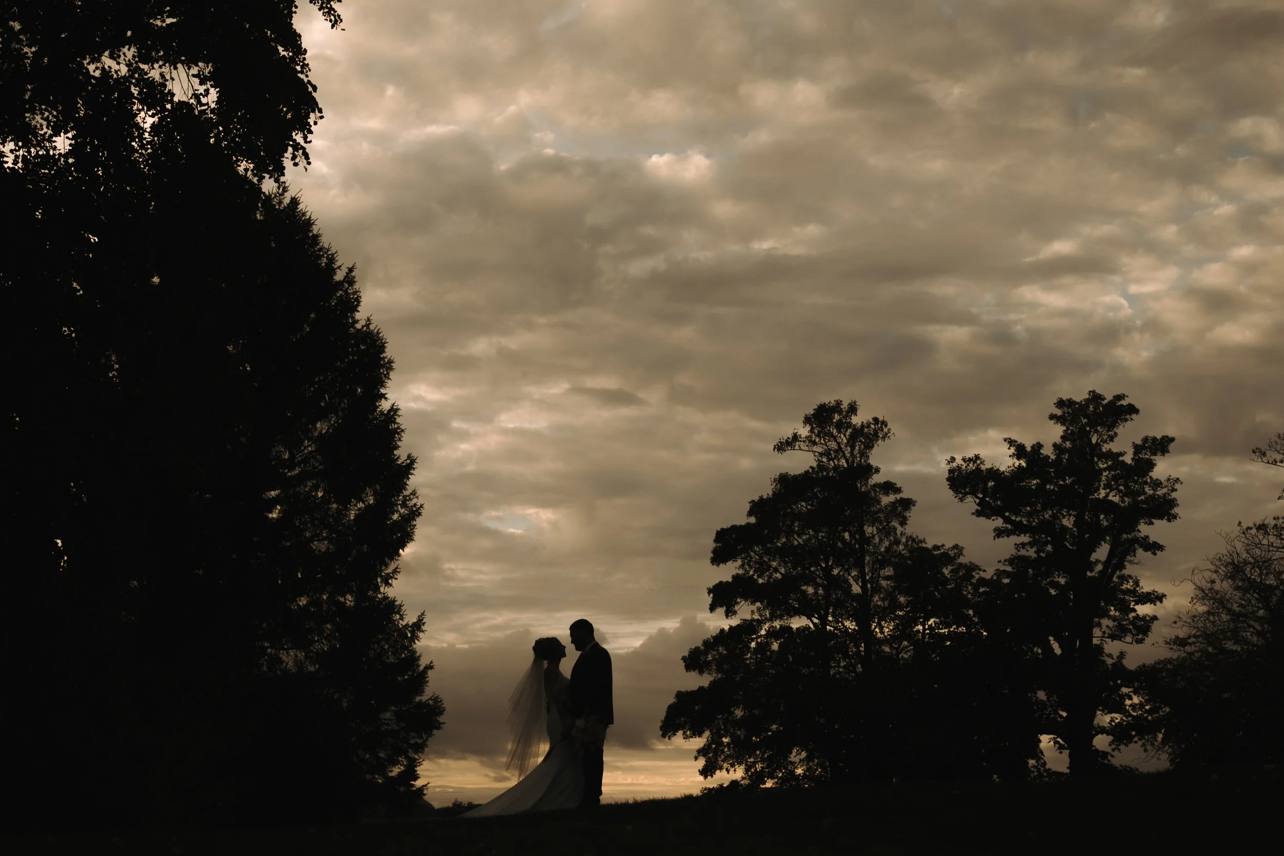 How to Handle Difficult Wedding Photography Clients with Confidence