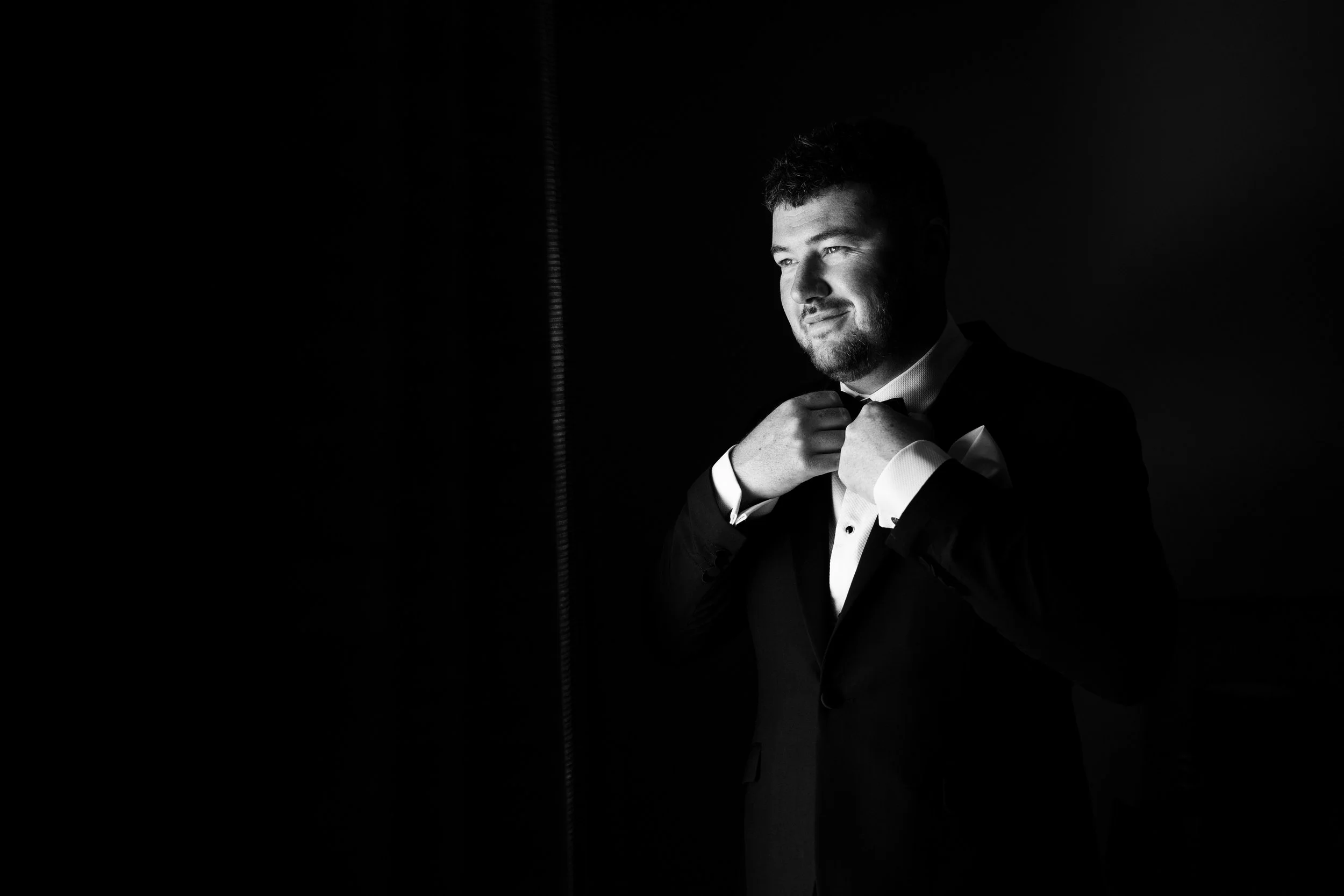 Mastering Cinematic Style: A Professional Guide to Using Video Light for Wedding Photos in 2026