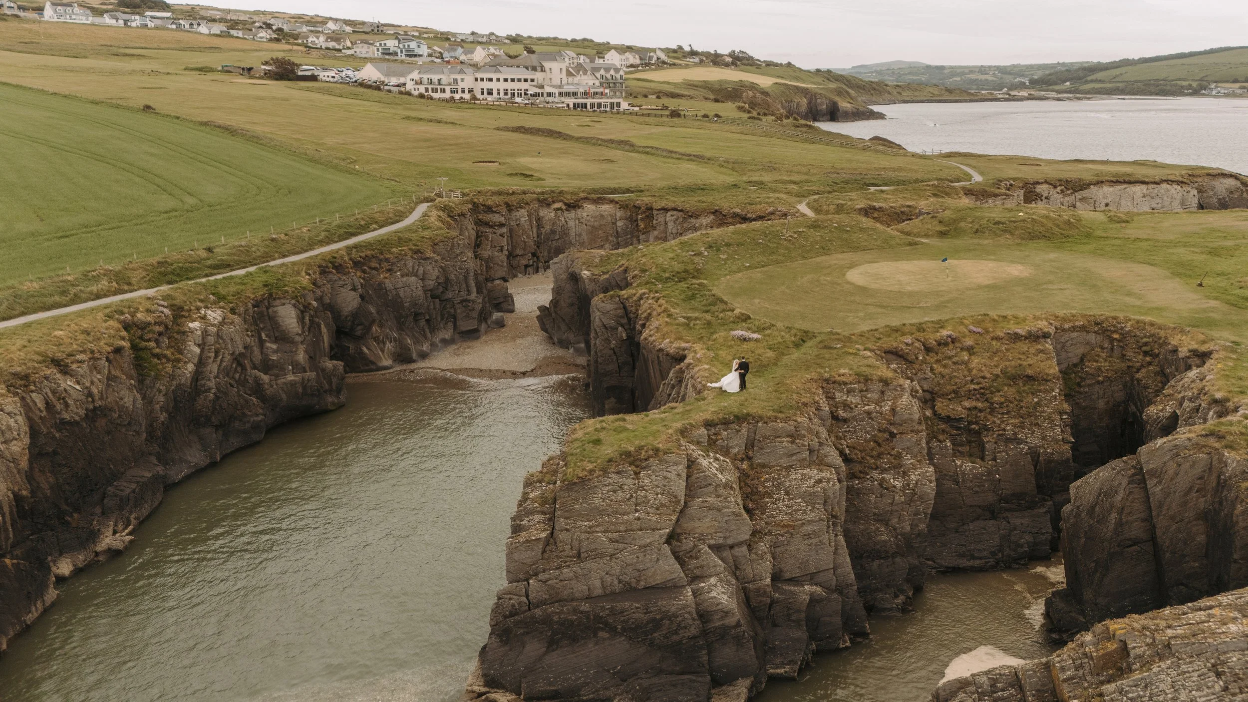 Booking Consultations That Convert: The Photographer’s Guide to Closing More Weddings