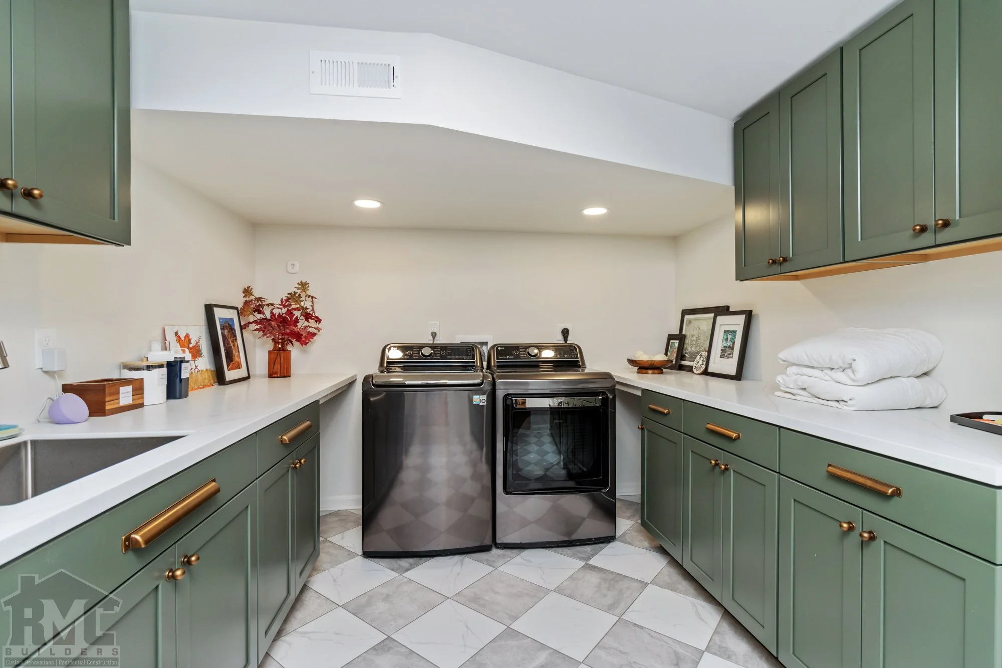 Huntsman Rd - Basement_0017.jpg