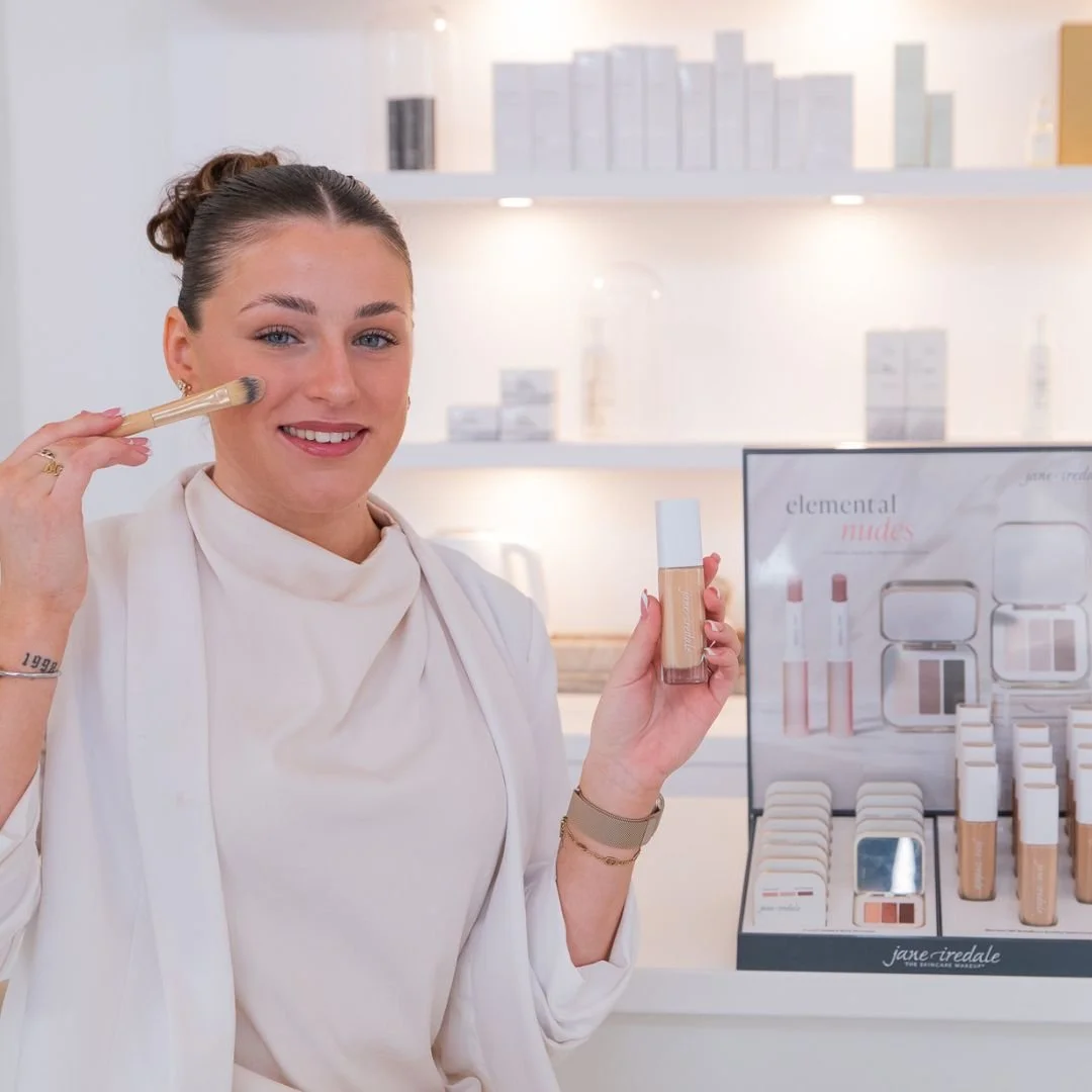 Vandaag is het zover! �Wij mogen maar liefst twee te gekke workshops geven tijdens het Skintuition Event van Jane Iredale! 💛

We zijn enorm dankbaar voor de vele aanmeldingen die we hebben ontvangen zo leuk om te zien dat jullie net zo enthousiast z