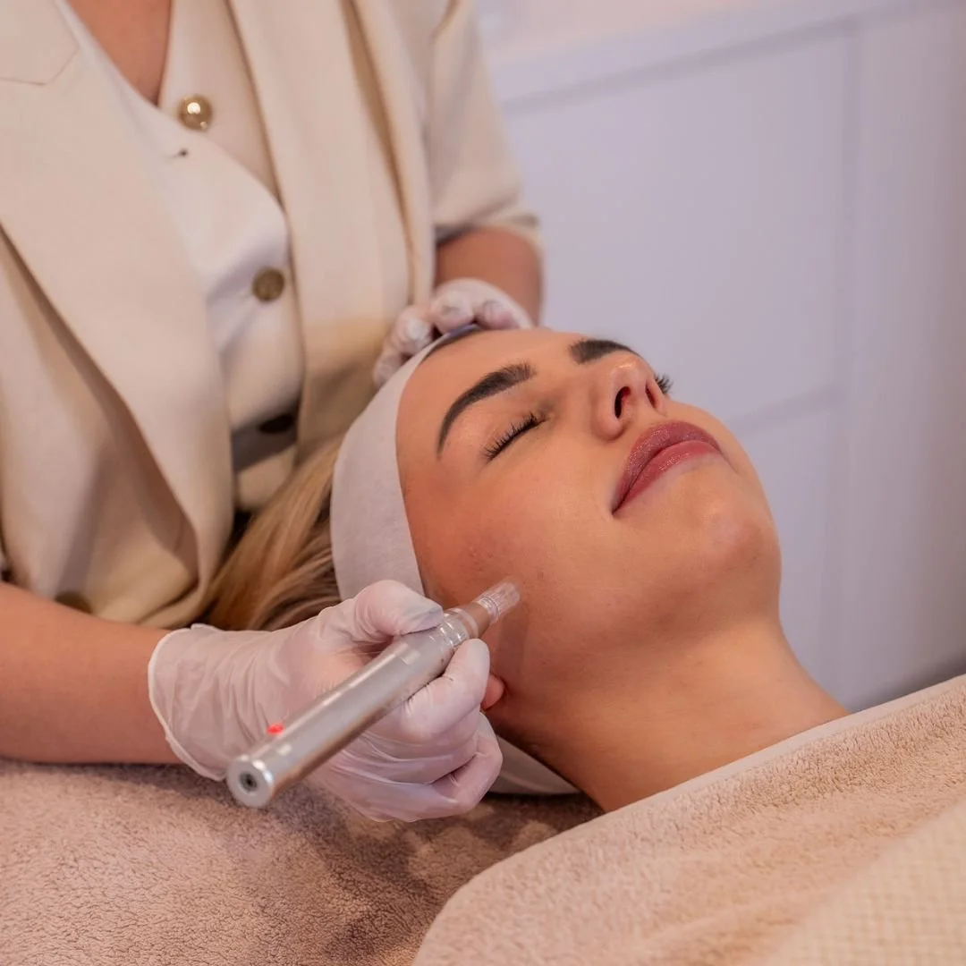 Fijne paasdagen! 🌸

Tot &euro; 300 aan tegoed kado op jouw behandeling!🐣 

Pasen is het perfecte moment om even stil te staan bij jezelf. Tijd voor rust, ontspanning en selfcare en om weer te genieten van haar vertrouwde gezelligheid. Om jou te bed