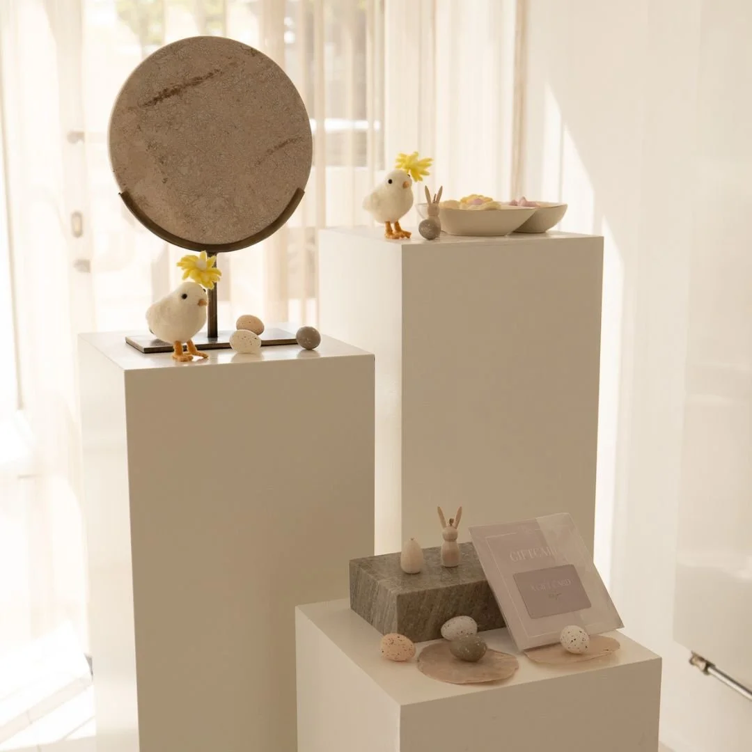 🌷🐣 Wij wensen je hele fijne paasdagen! 🐰💛
Geniet van kleine gelukjes, mooie momenten en een beetje tijd voor jezelf ✨🌸

Morgen en op 2e Paasdag zijn wij gesloten. Vanaf volgende week staan wij weer voor je klaar om je te verwelkomen in de salon!