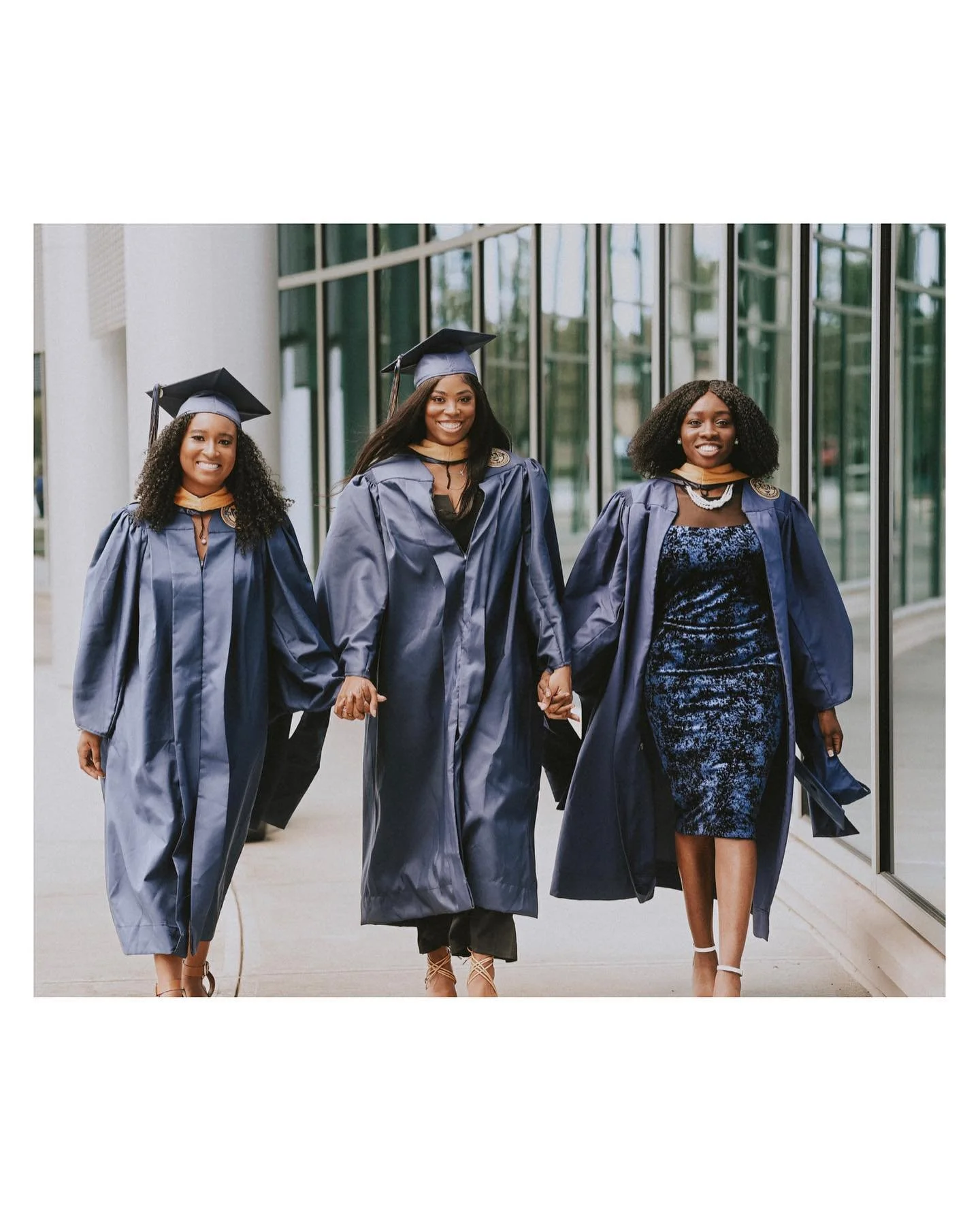 ✨F R I E N D S ✨. Grad session