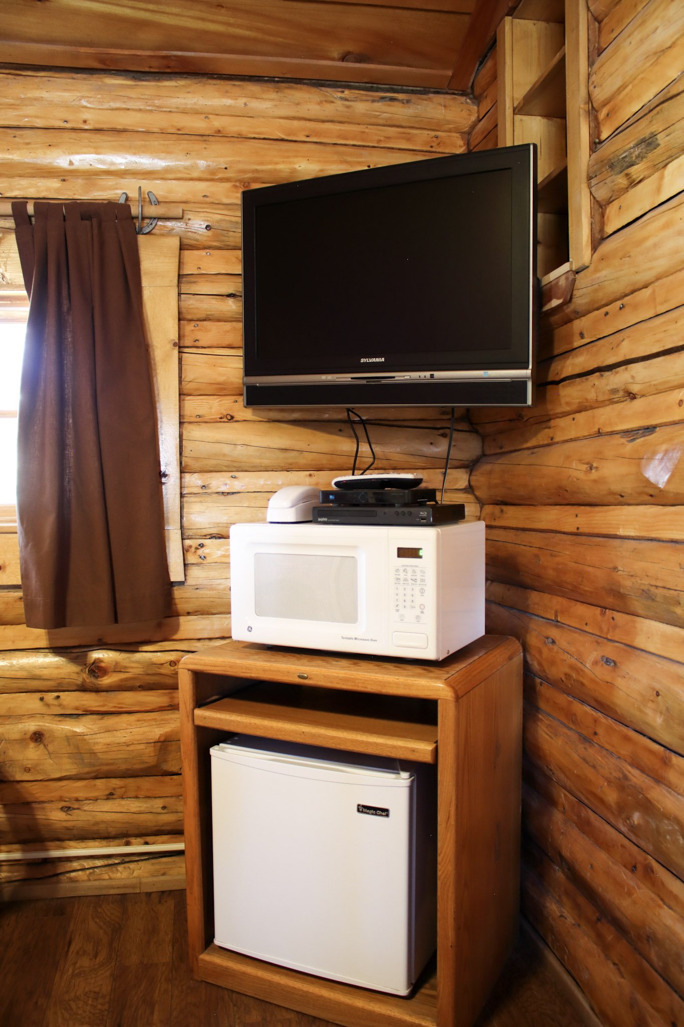1-appliances in cabin 24.jpg
