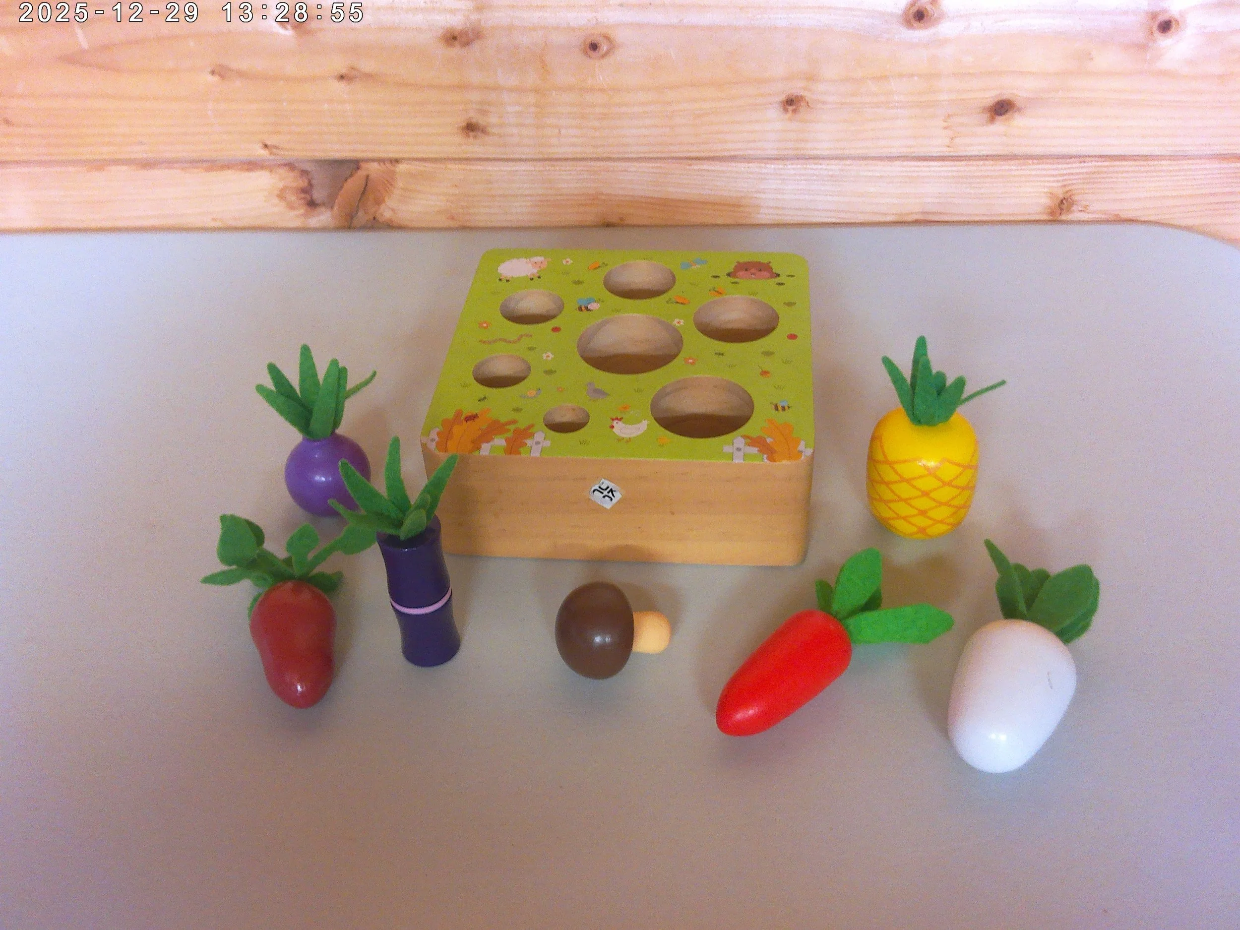 Vegetable shape sorter - photo 2.jpg