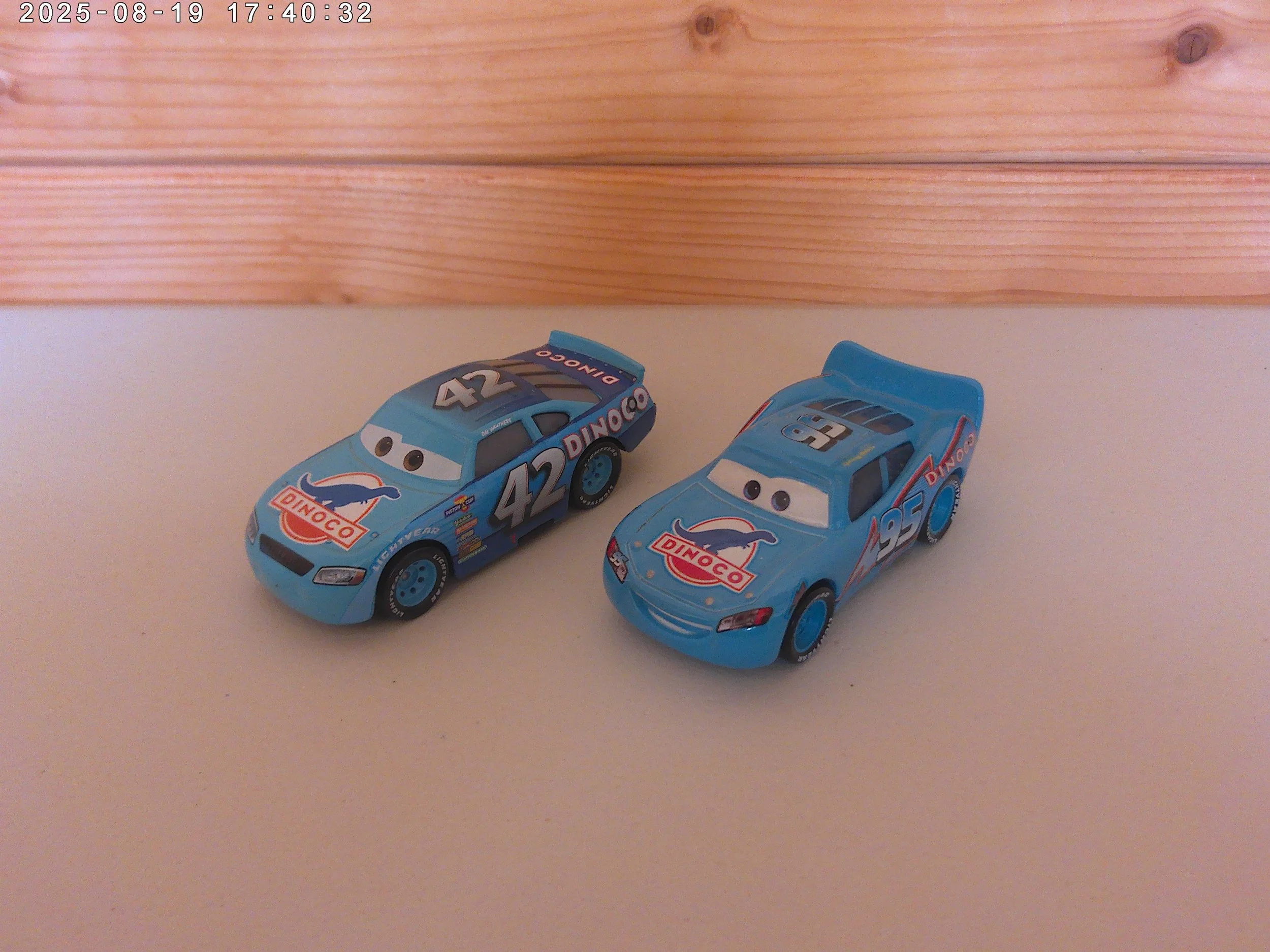 Dinoco ;igntening mcqueen set - photo 1.jpg