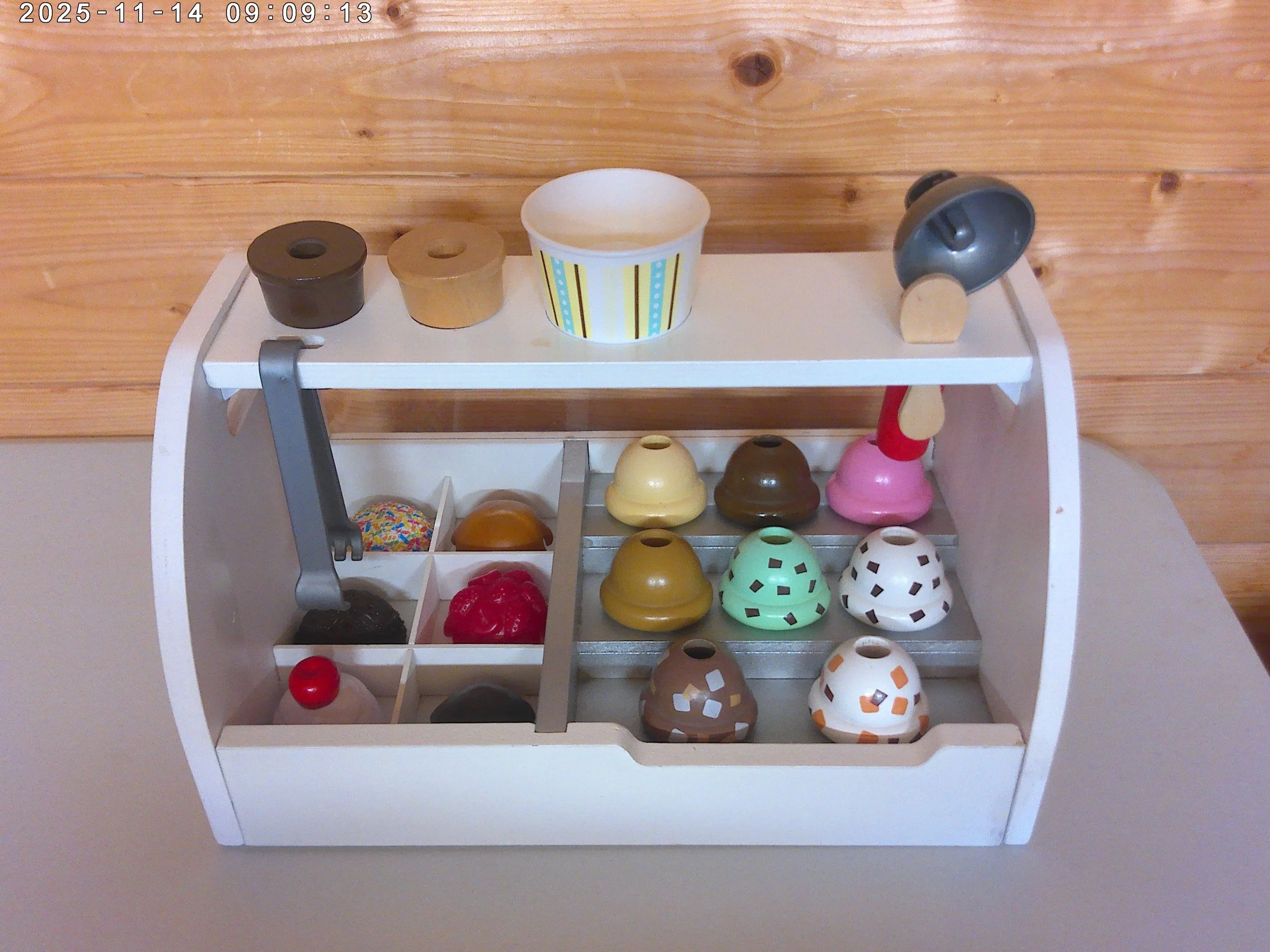 Ice cream counter - photo 3.jpg