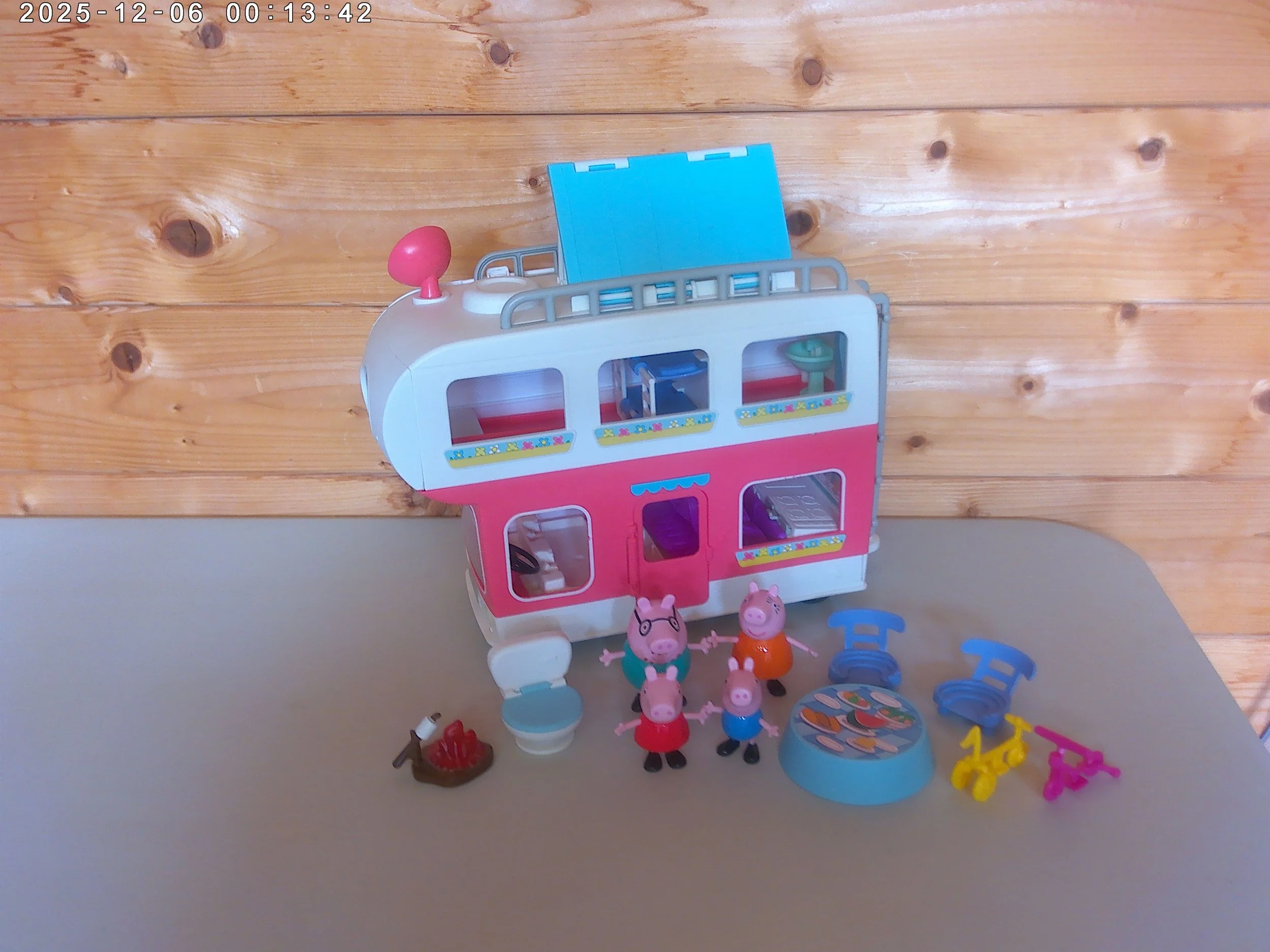 Peppa Pig Family Motorhome