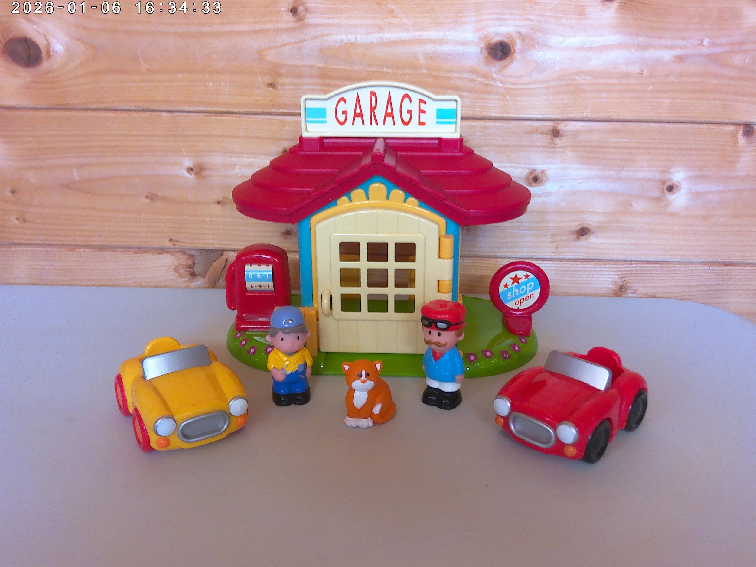 Happyland Garage set
