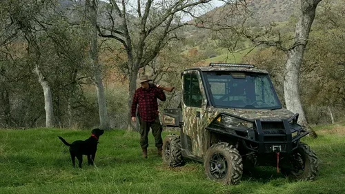 A day at Baxter Ranch, where outdoor work, open landscapes, and time spent with ranch dogs reflect the authentic mountain lifestyle of the Sierra Nevada foothills.
