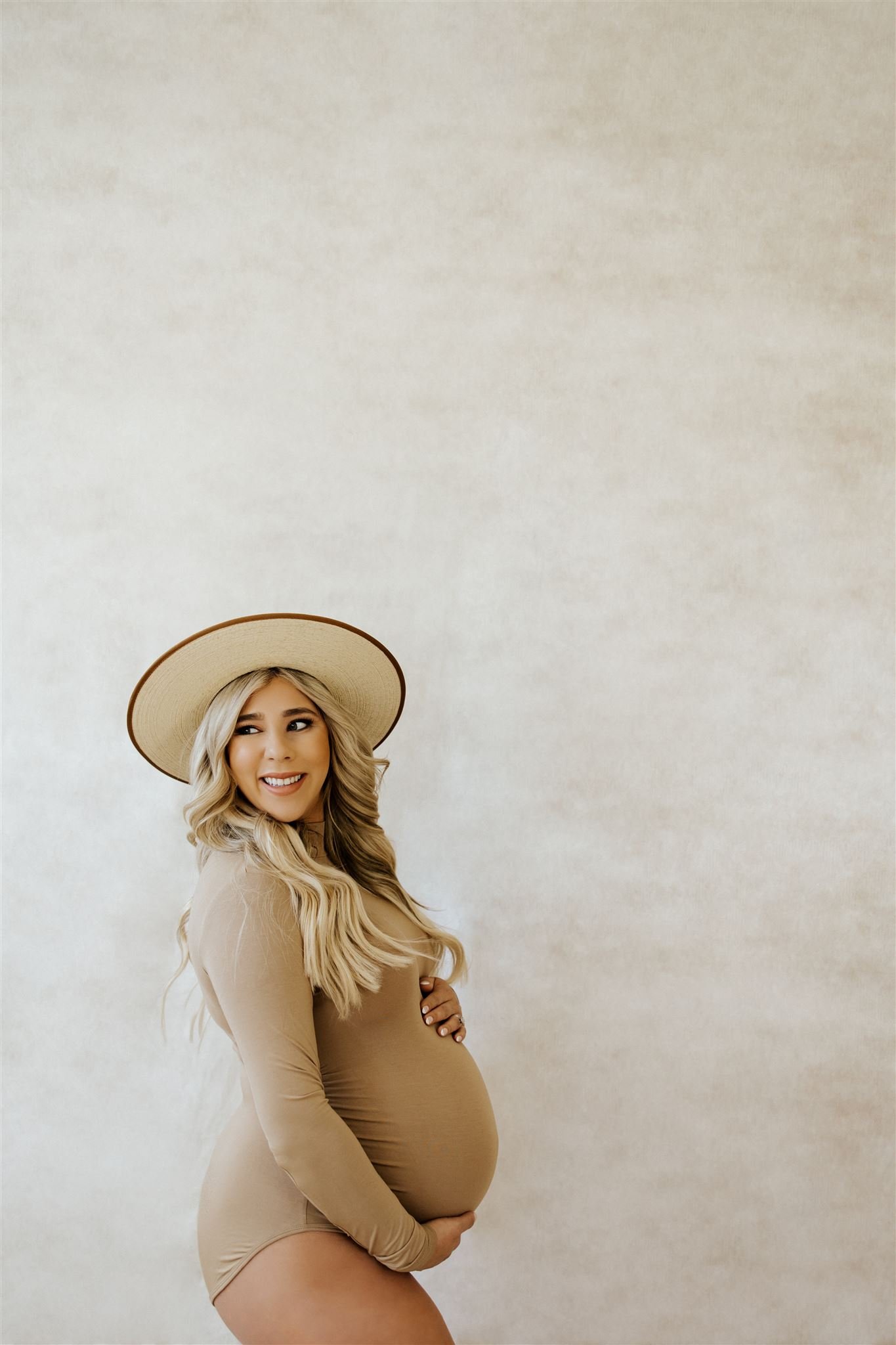 darianshantay_kendall_studio_maternity-19_websize.jpg