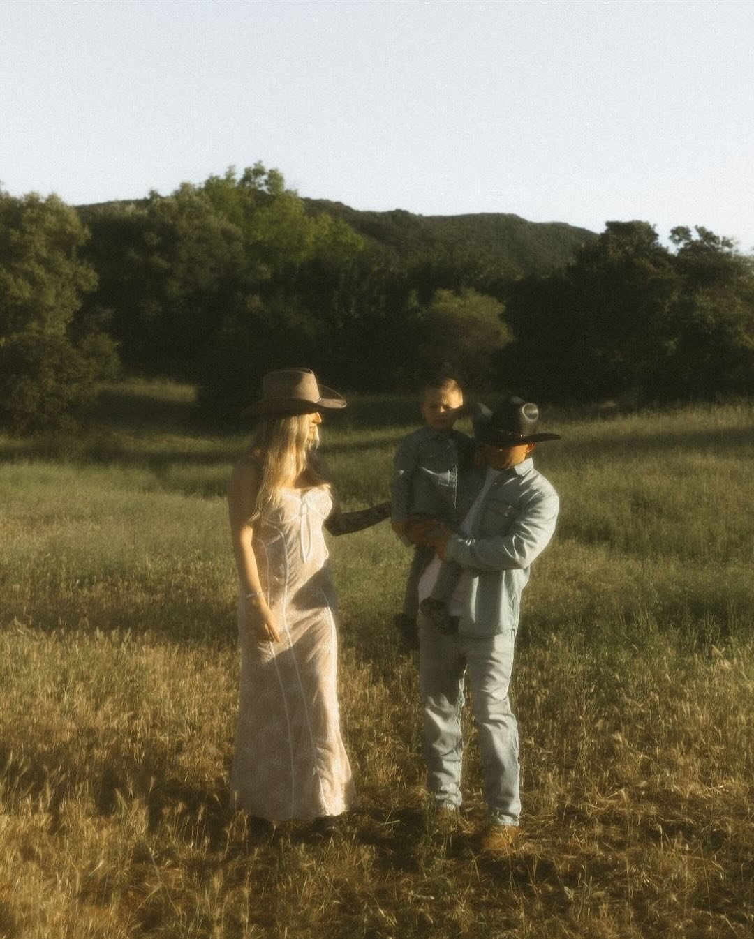 I want all of these photos as my own on the walls of my home! It is always such a joy to document Ricki, Matt, MJ and their now growing family 🤍 thank you friends for inviting me in to document this time in your lives! 

#temescalvalley #familyphoto