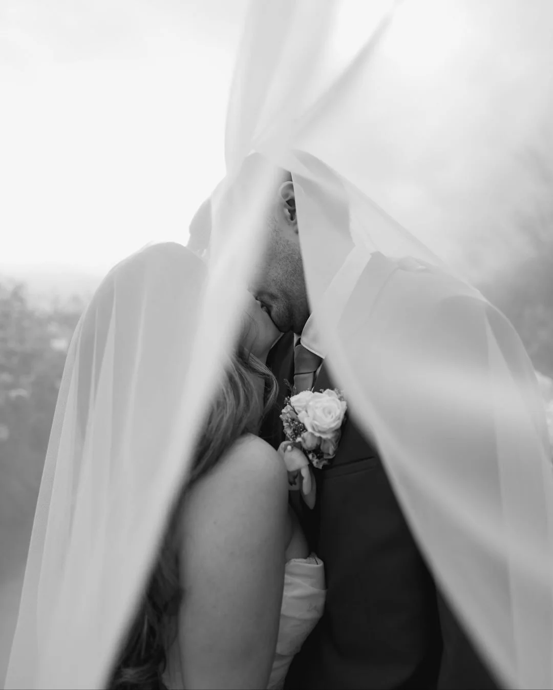 I only photograph 1 or 2 weddings a year by myself &amp; this was one of them! Absolutely loved everything about this couple + their wedding celebration 🕊️

VENDORS
Venue @serendipity_weddings
Photographer @darianshantayphoto
Florist @flowersetcbeau