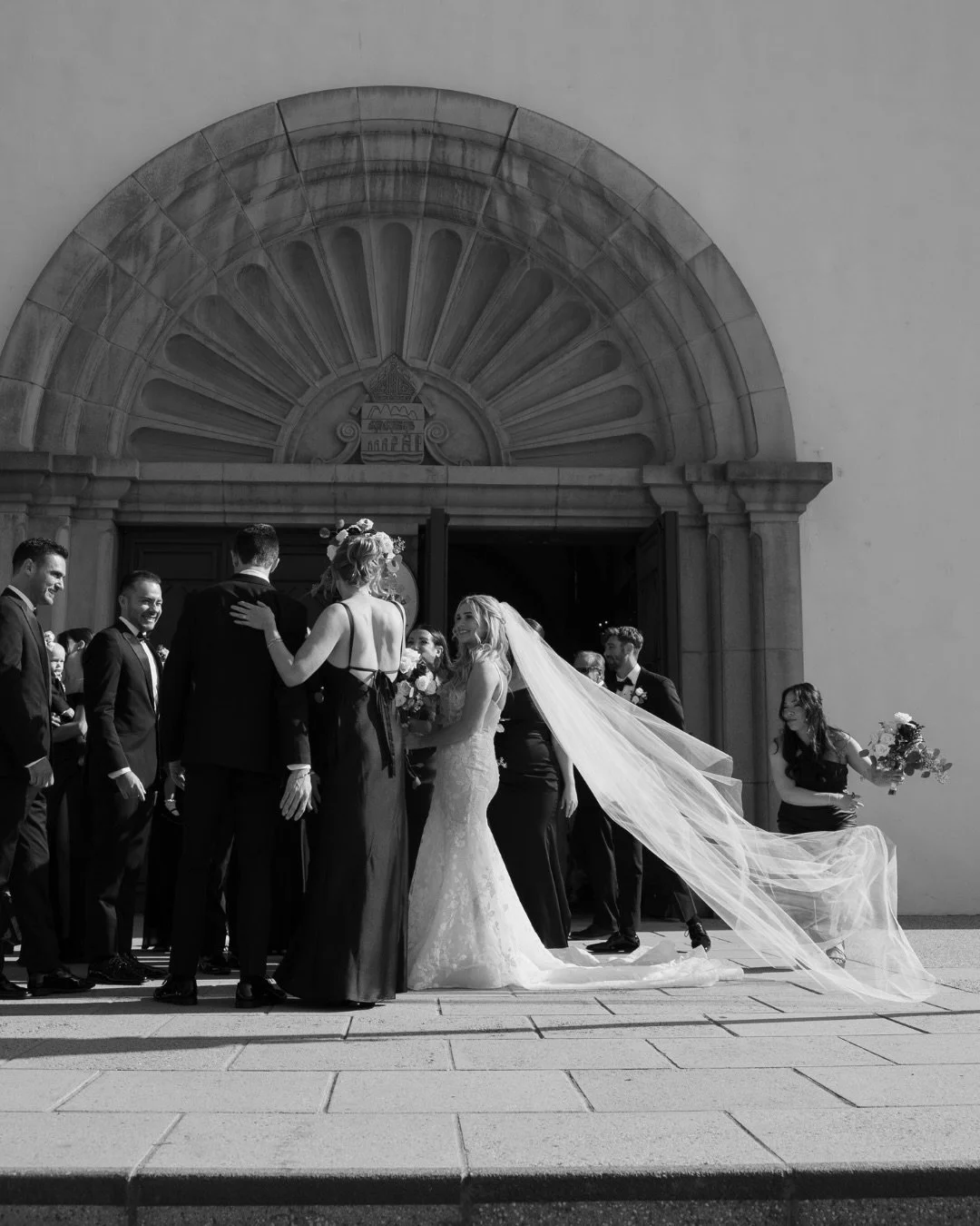 A few favorites from a really good wedding day 🕊️

@darianshantayphoto 
@teamweddingsbydarianshantay 
@missionsanjuancapistrano 
@innatthemissionsjc
