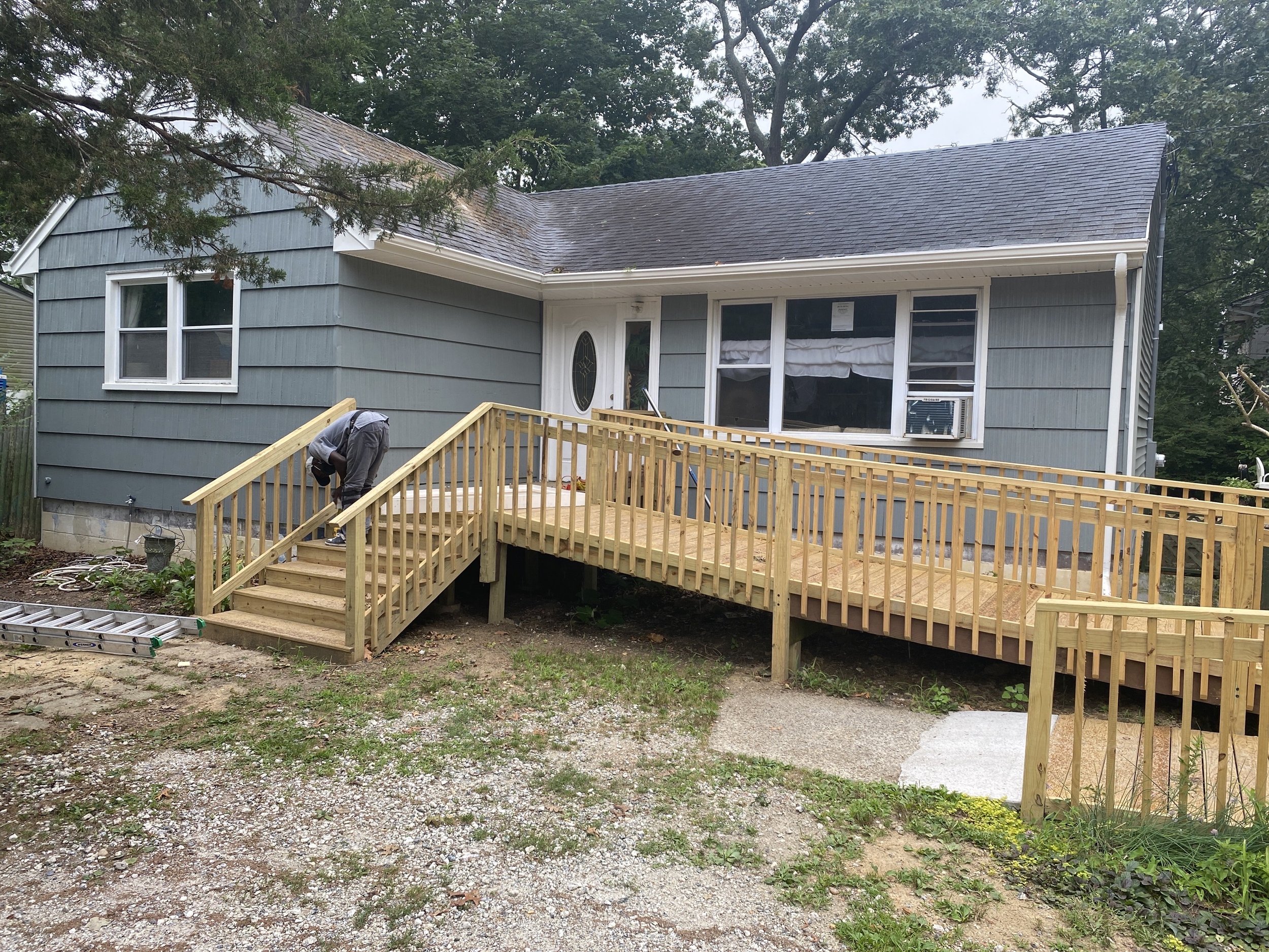 Lanham & Associates LLC