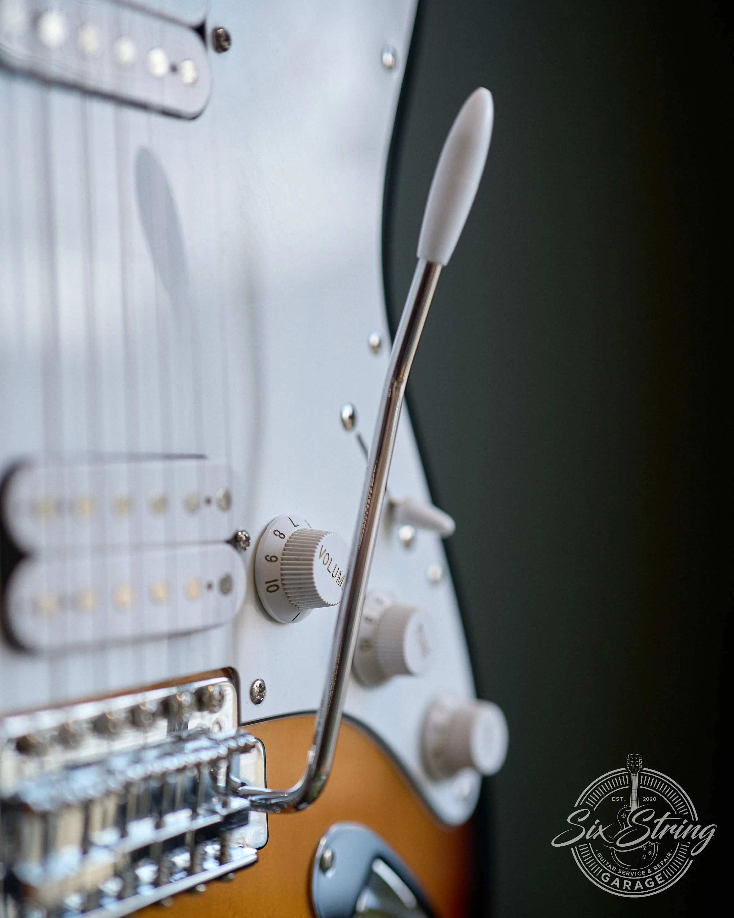 SSG-0008-Squire Stratocaster Std- Twin Humbucker-sunburst-Indonesia.jpg0008.jpg