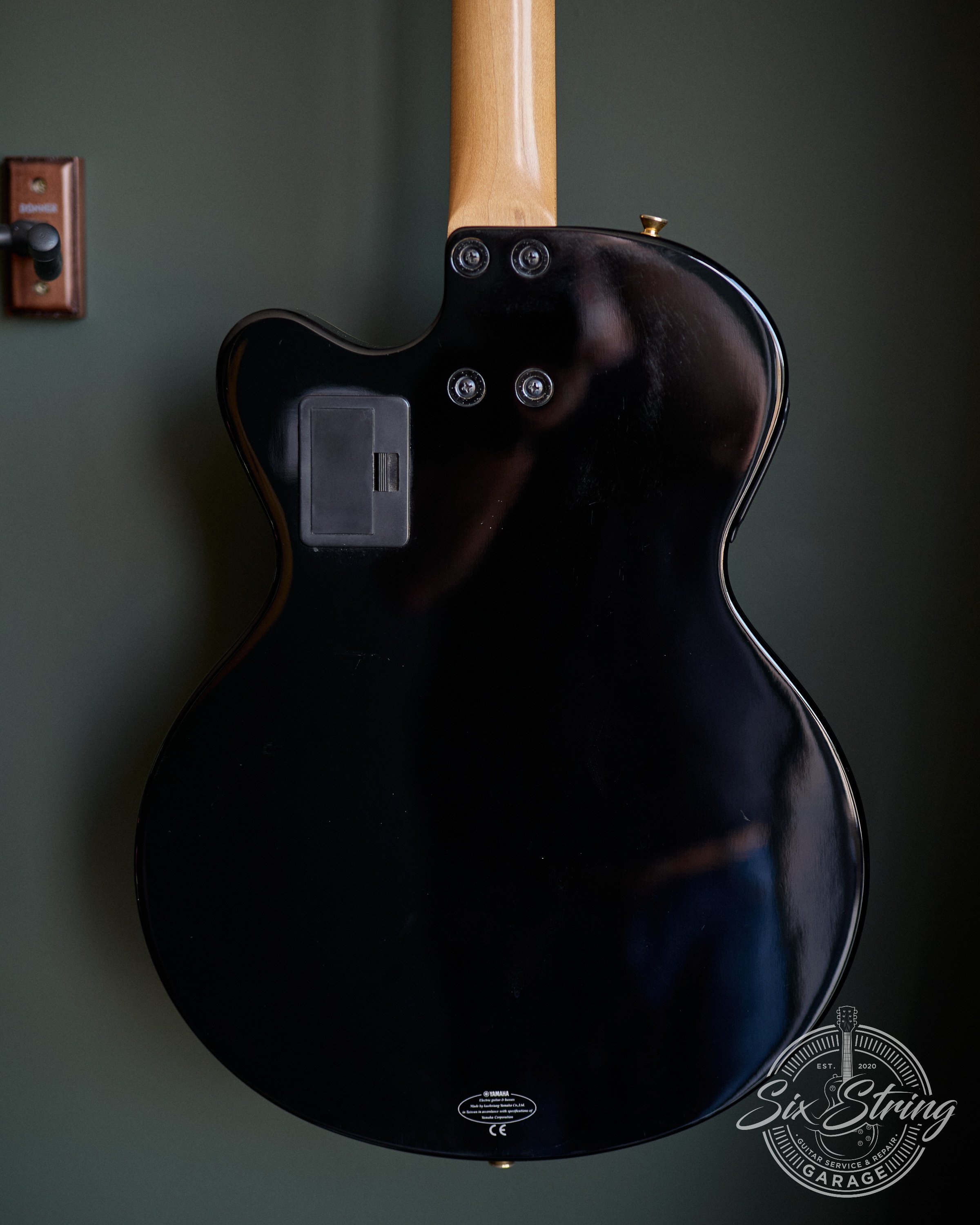 SSG-0005-yamaha-aex500-tobacco-sunburst.jpg0002.jpg