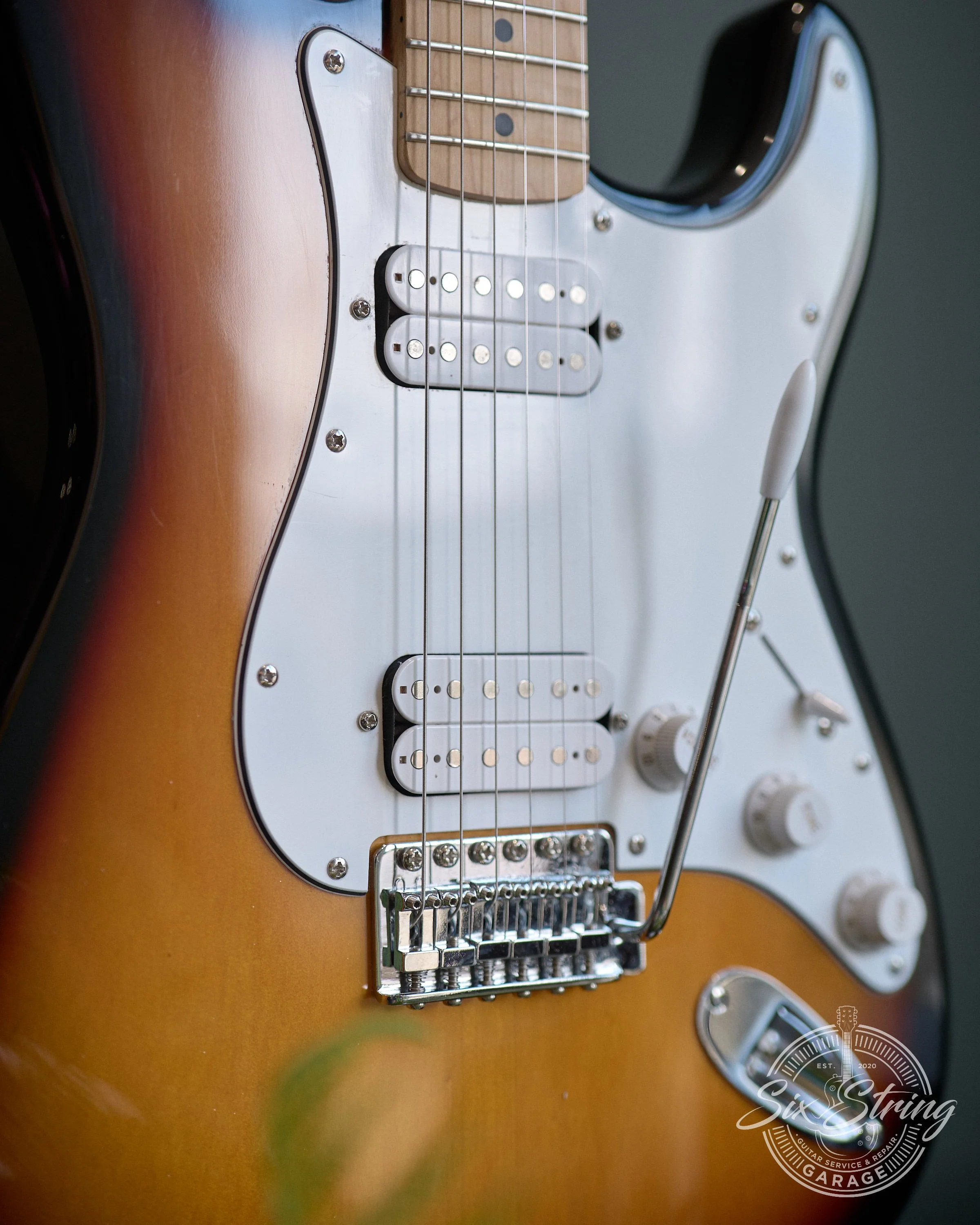 SSG-0008-Squire Stratocaster Std- Twin Humbucker-sunburst-Indonesia.jpg0007.jpg