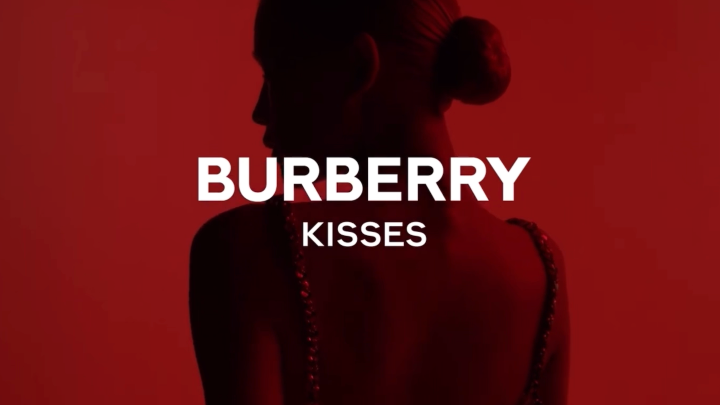 BURBERRY - MOVEMENT DIRECTION